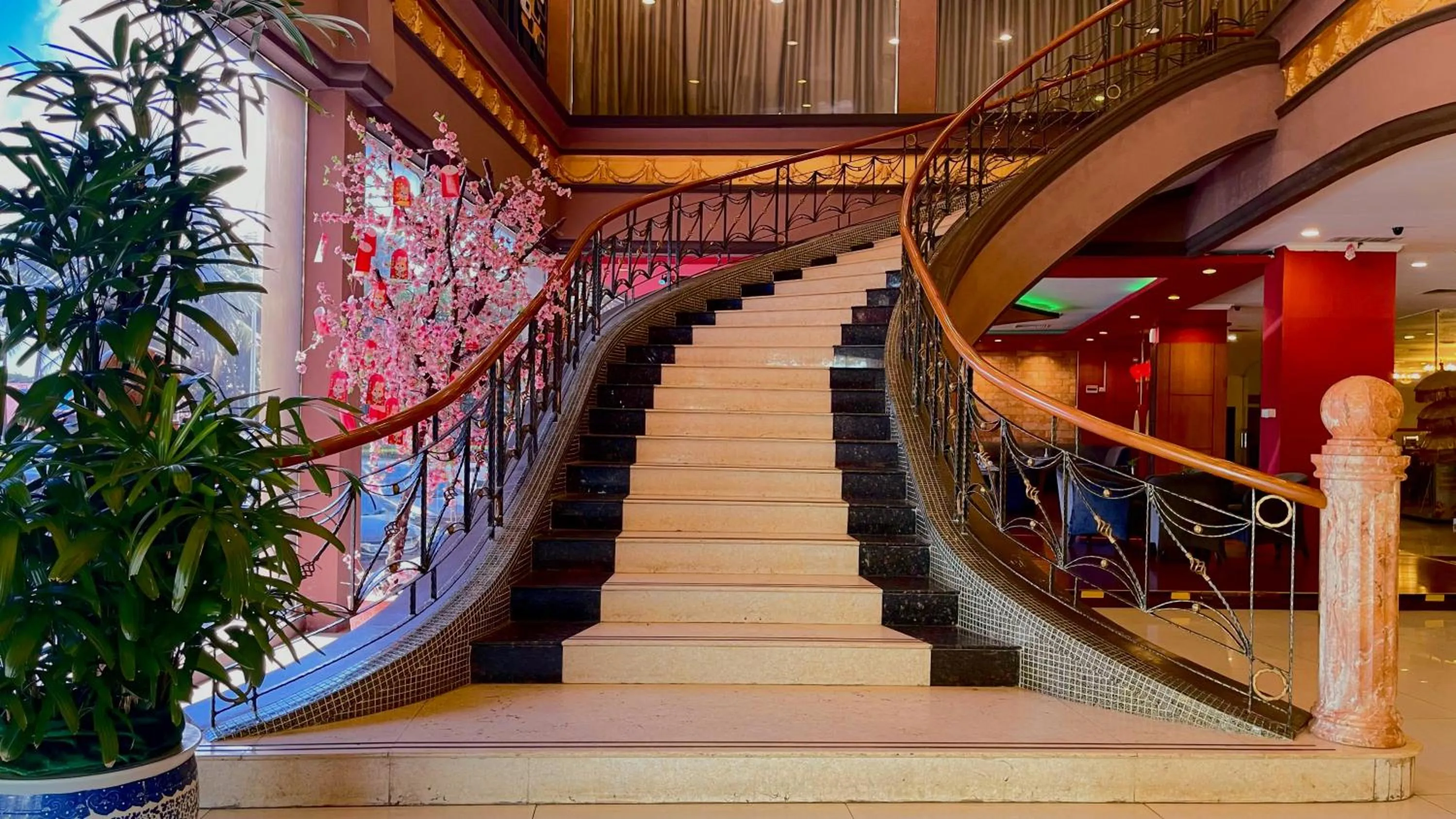 Lobby or reception in Golden View Hotel