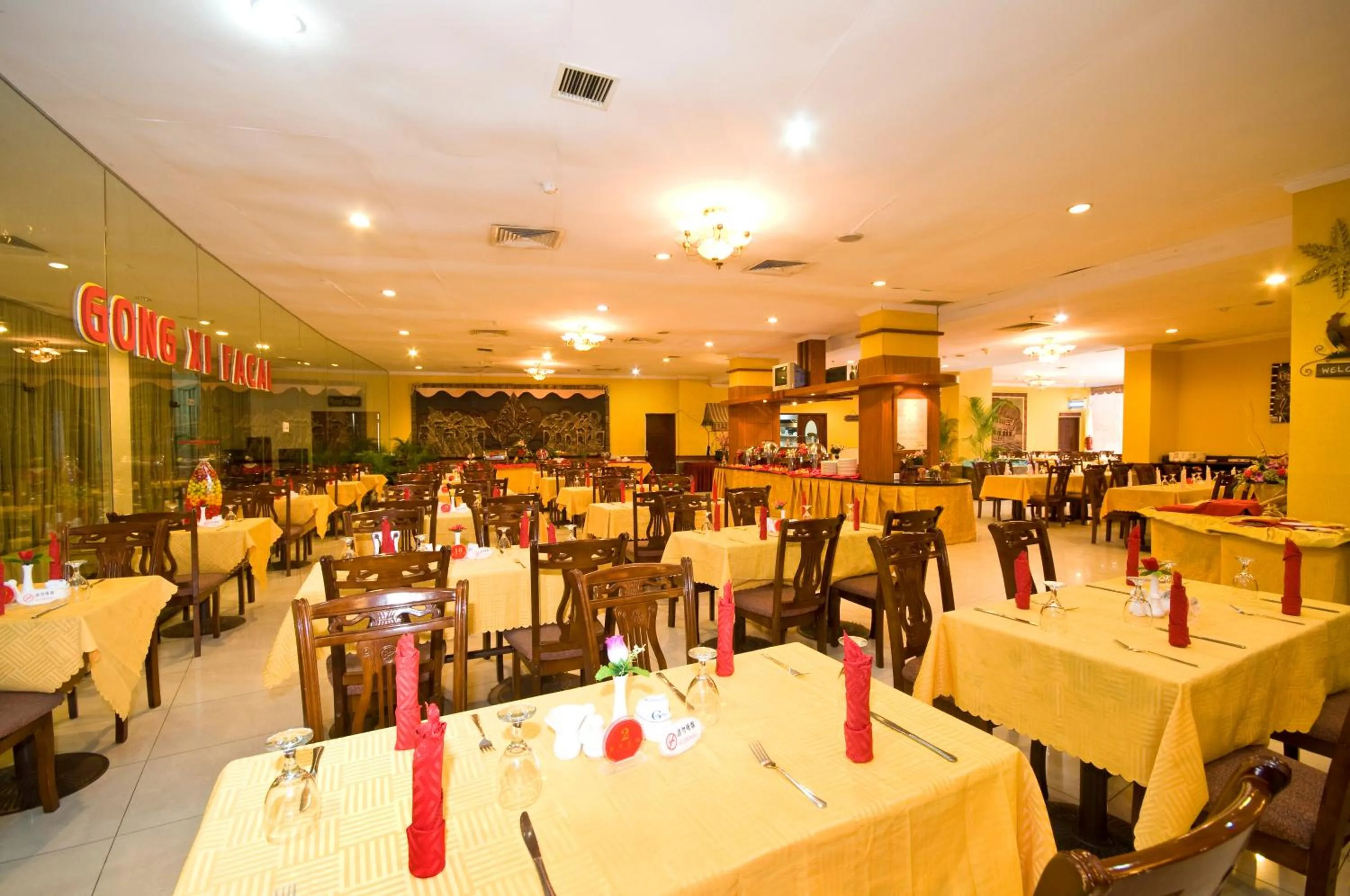 Restaurant/places to eat in Golden View Hotel
