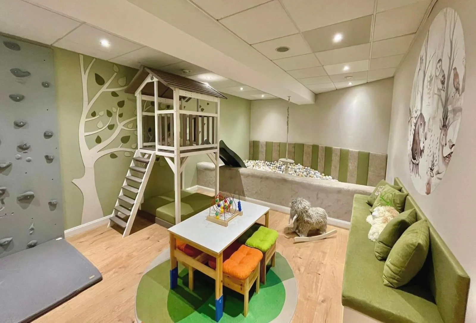 Kids's club, Bed in Kristall- & Vitalhotel Bergknappenhof