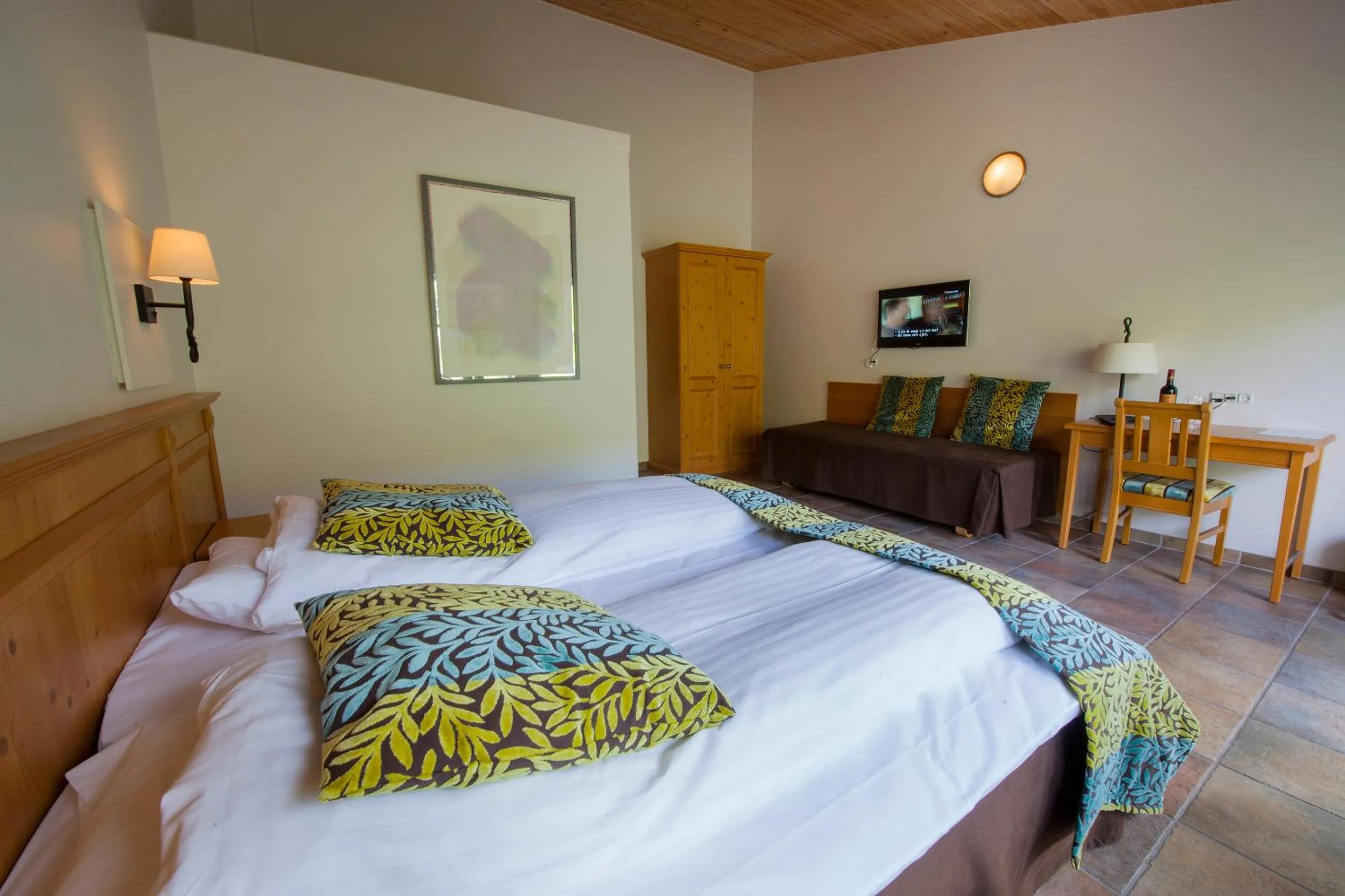 Photo of the whole room, Bed in Gjaargardur Guesthouse Gjogv