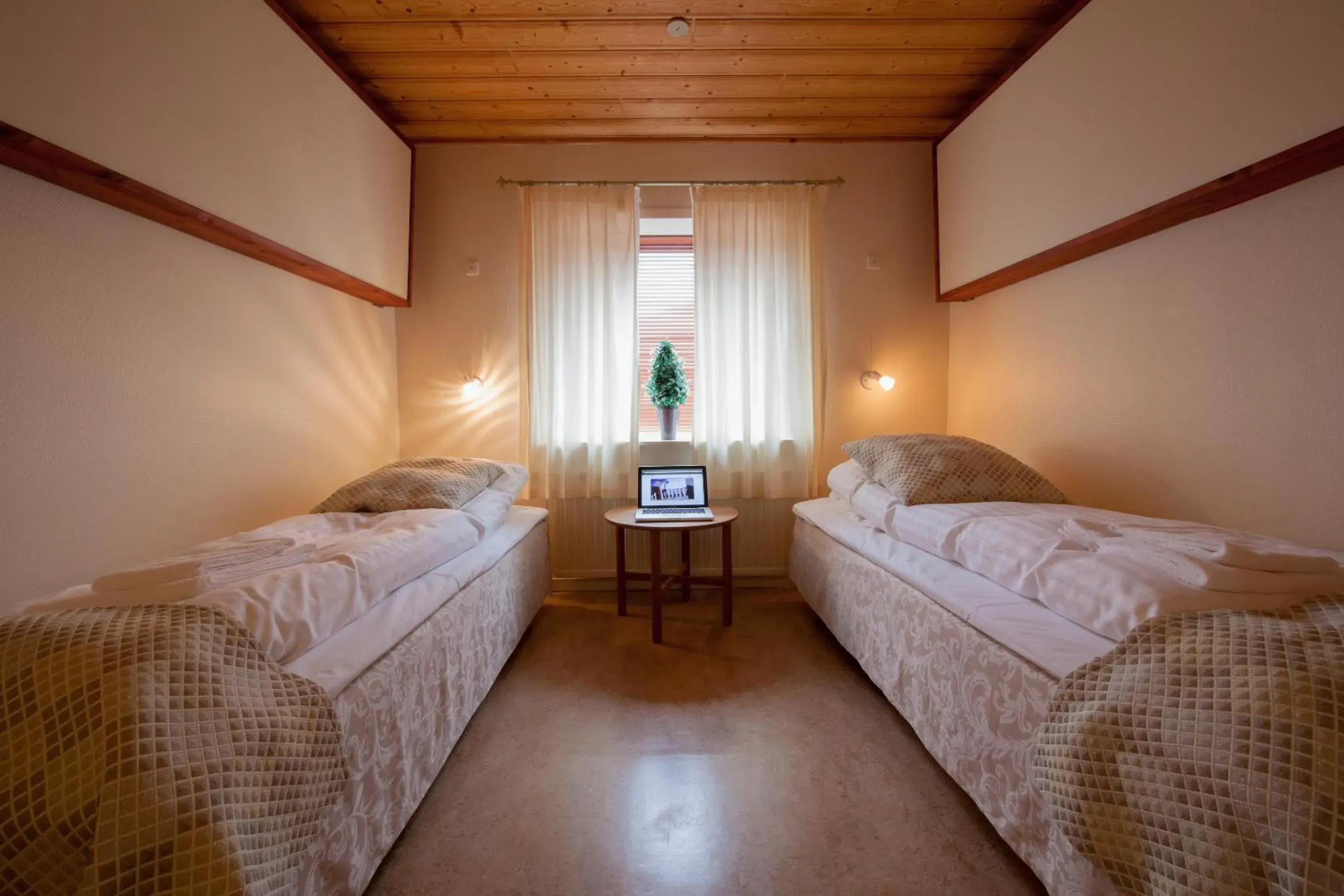 Standard Twin Room - single occupancy in Gjaargardur Guesthouse Gjogv Standard Twin Room - single occupancy in Gjaargardur Guesthouse Gjogv