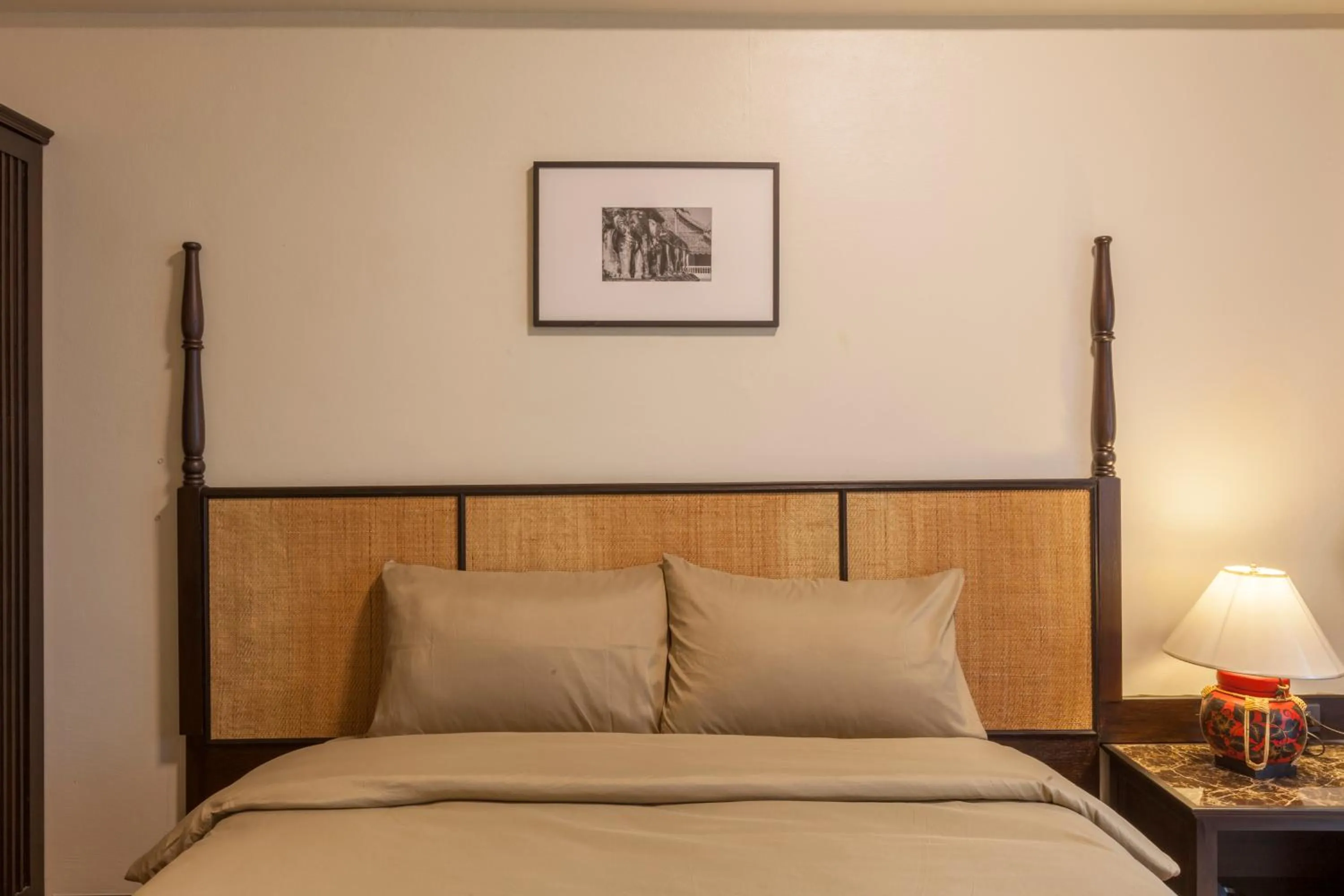 Bed in RCN Court & Inn