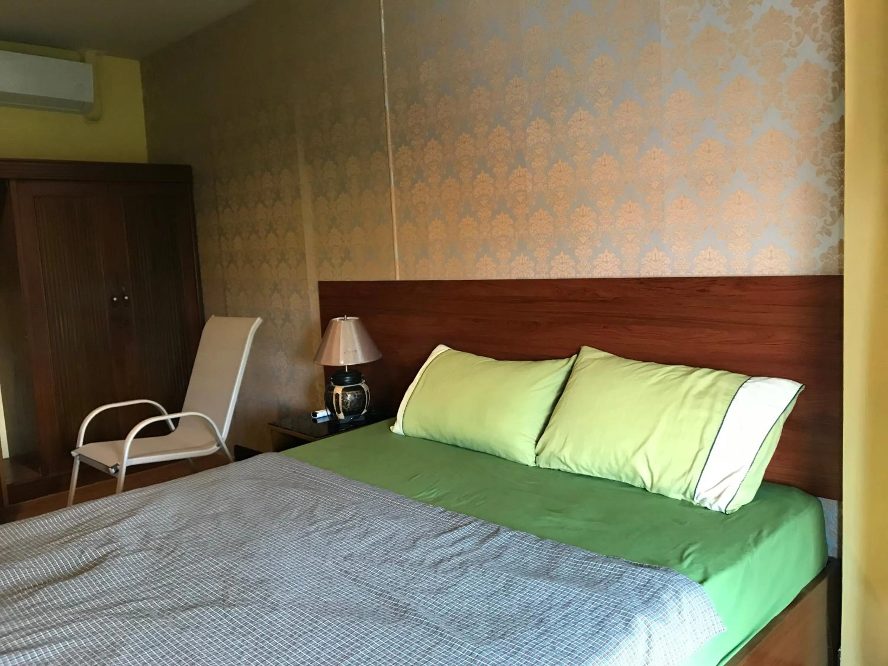 Bed in RCN Court & Inn