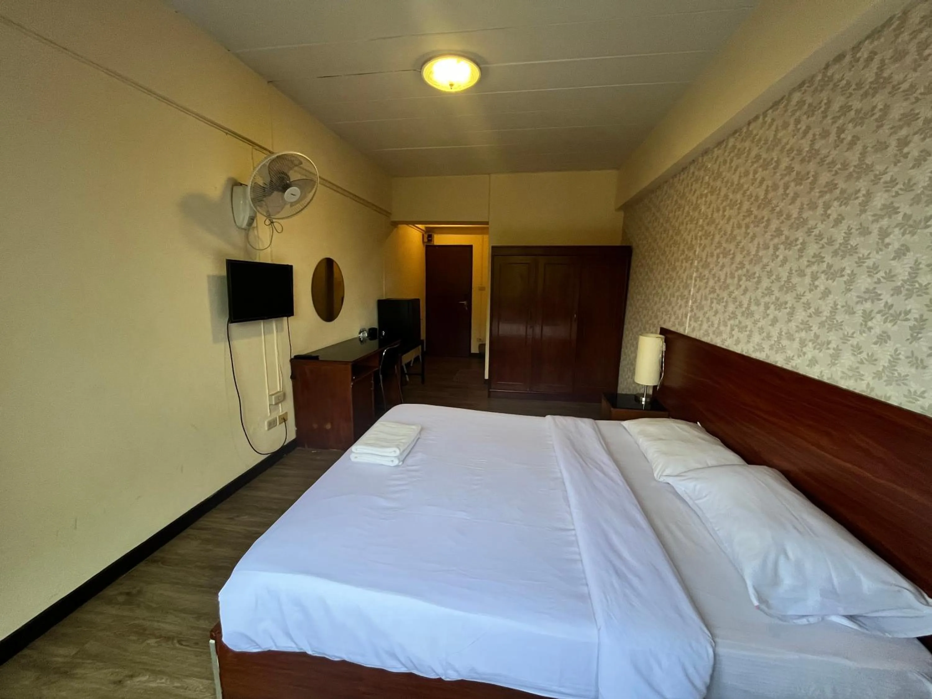 Bed in RCN Court & Inn