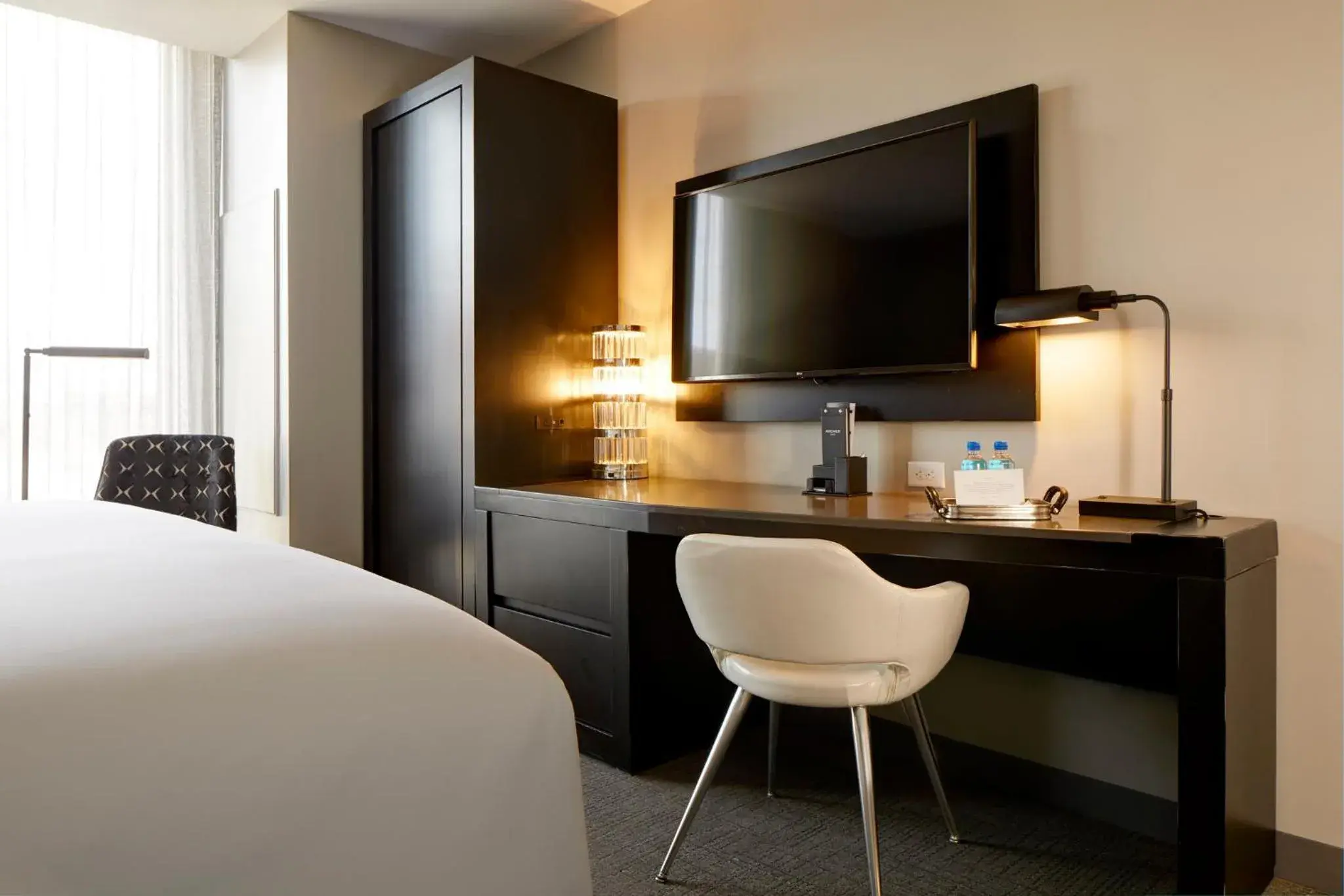 Classic King Hearing-Accessible Guest Room in Archer Hotel Boston/Burlington Classic King Hearing-Accessible Guest Room in Archer Hotel Boston/Burlington