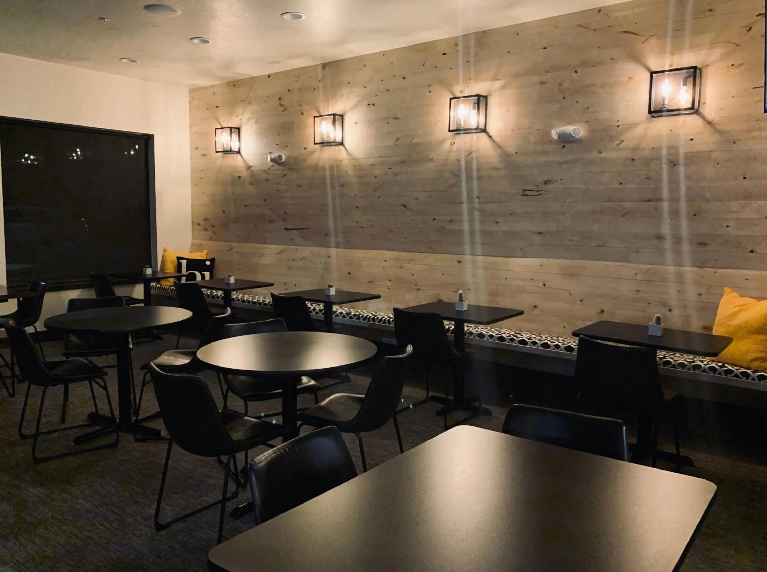 Buffet breakfast in Silver Creek Hotel