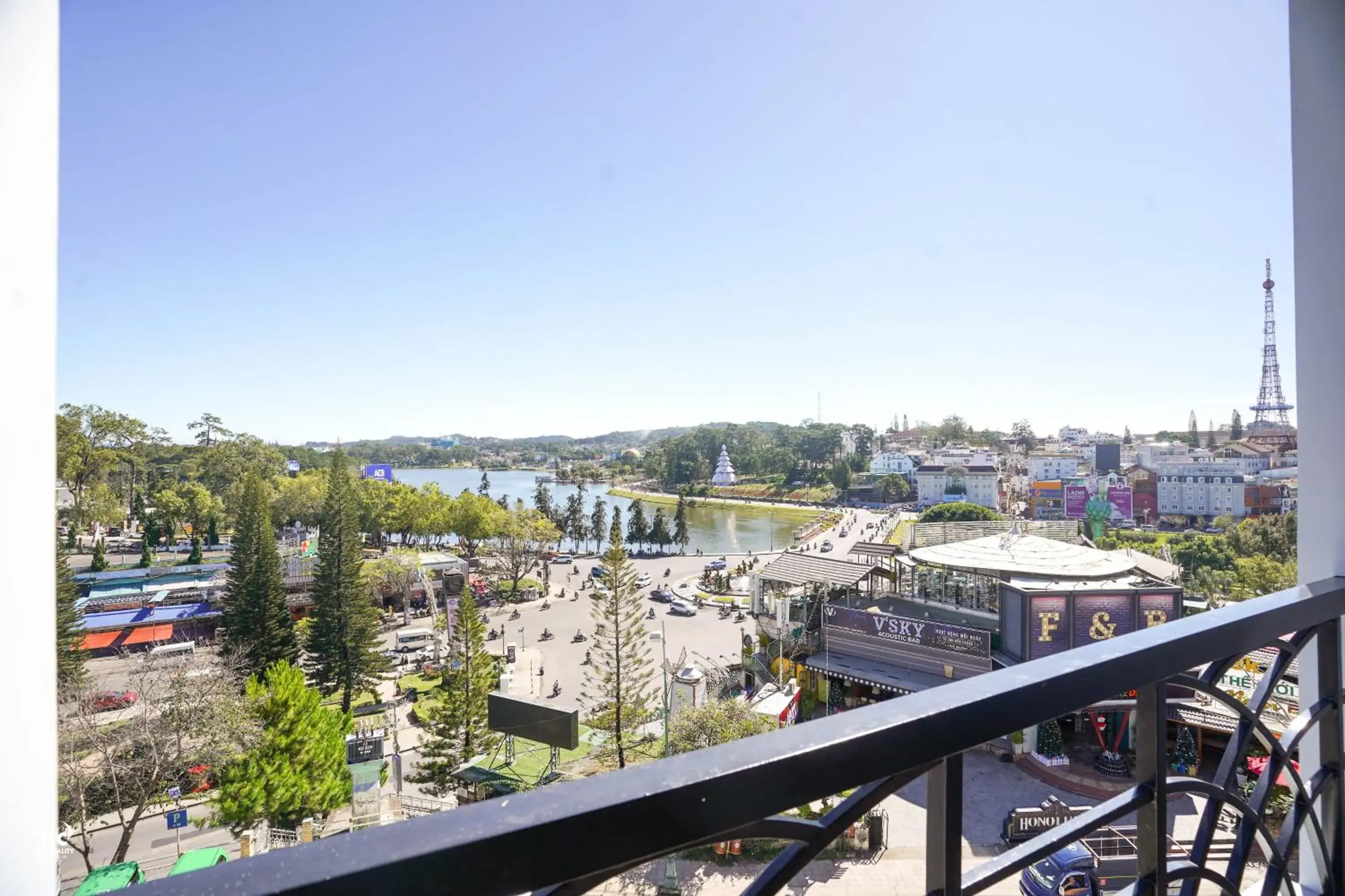 Premium Deluxe Room in TTC Hotel - Ngoc Lan Premium Deluxe Room in TTC Hotel - Ngoc Lan