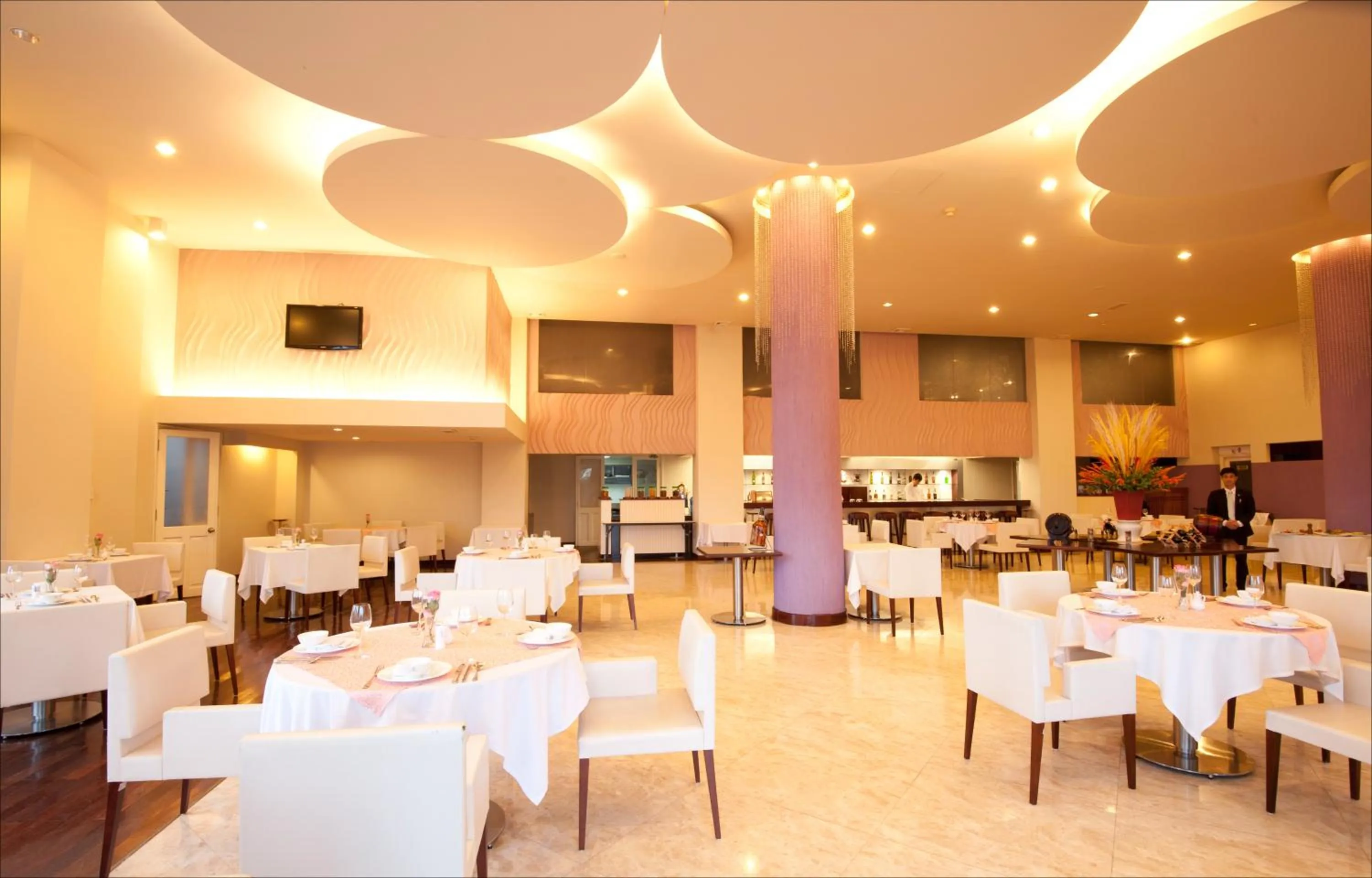 Restaurant/places to eat in TTC Hotel - Ngoc Lan