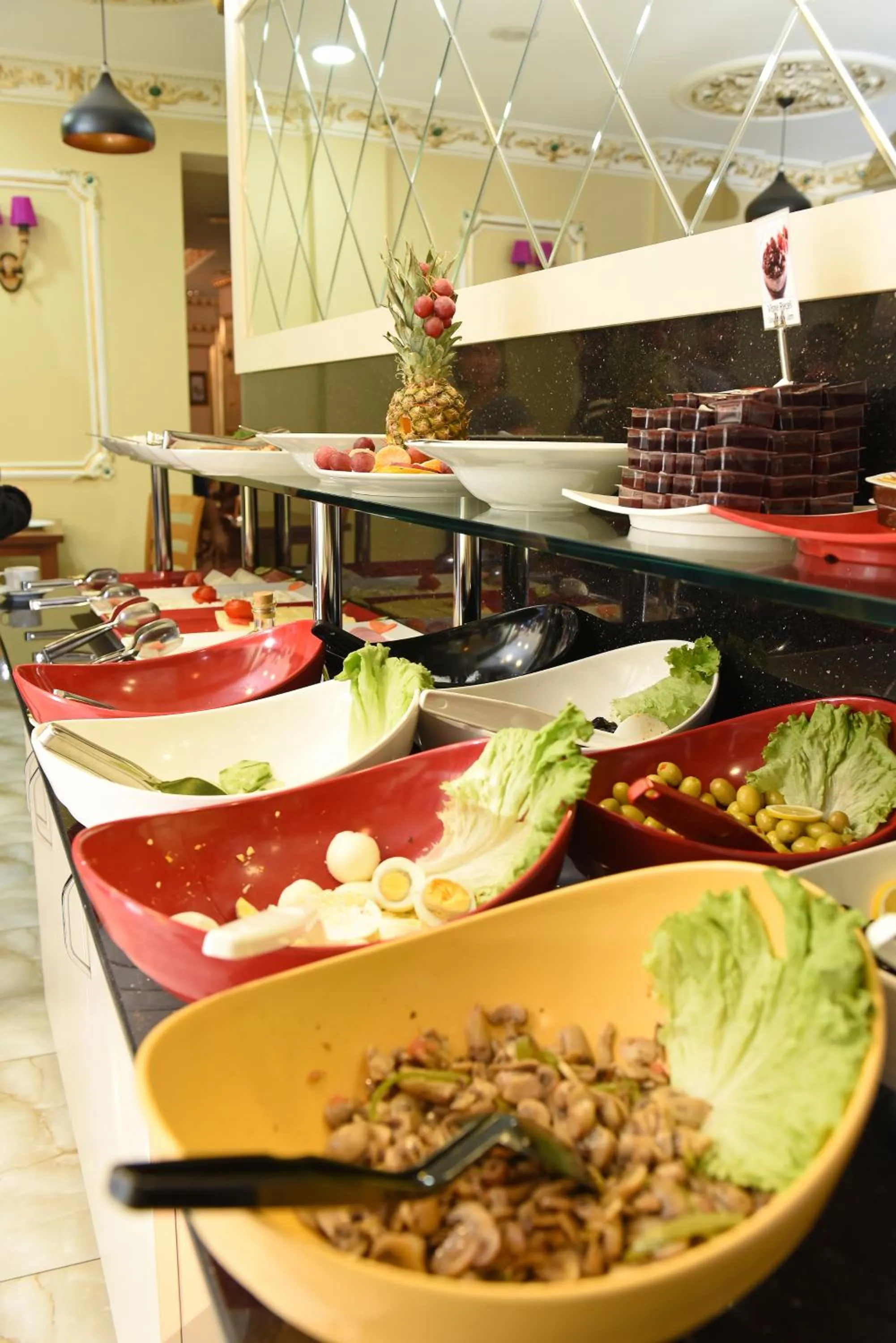 Food and drinks in Hotel Grand Umit