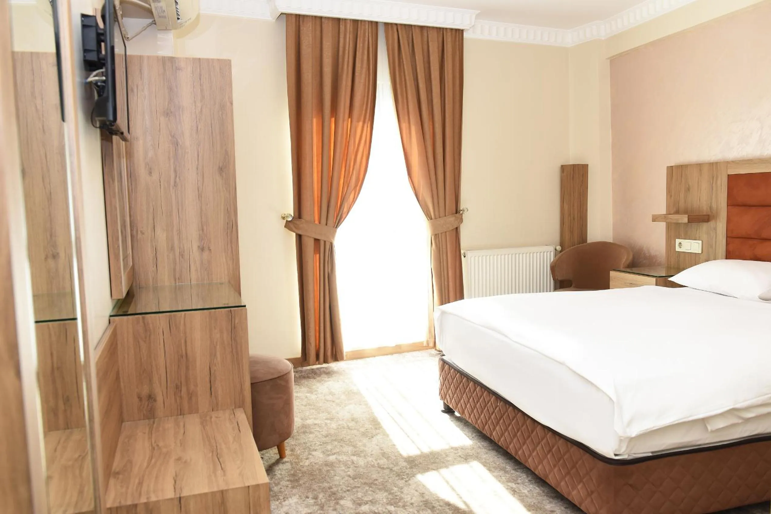 Bed in Hotel Grand Umit