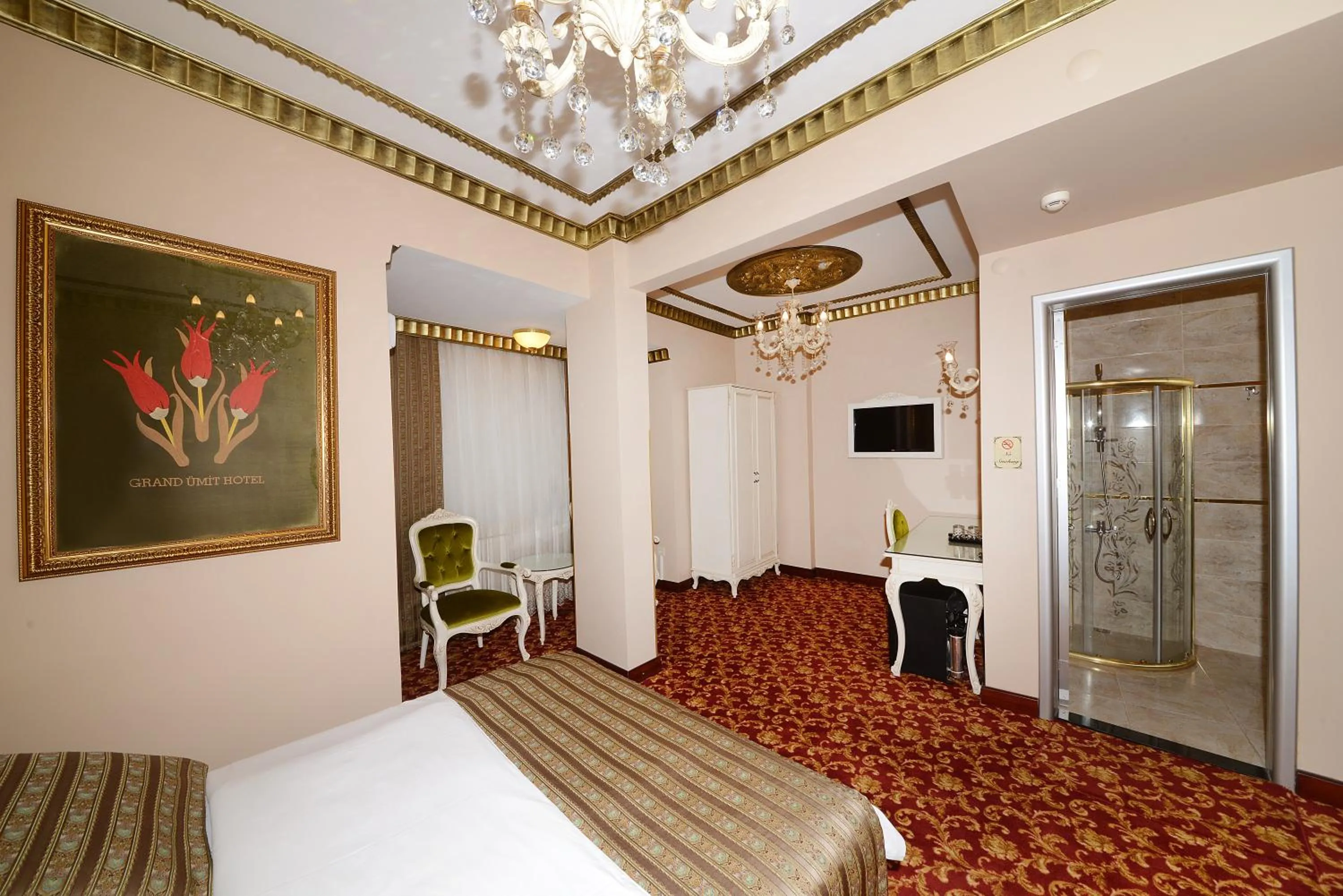 Decorative detail, Bed in Hotel Grand Umit