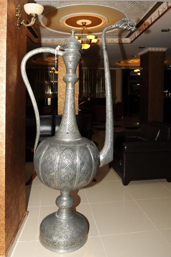 Decorative detail in Hotel Grand Umit