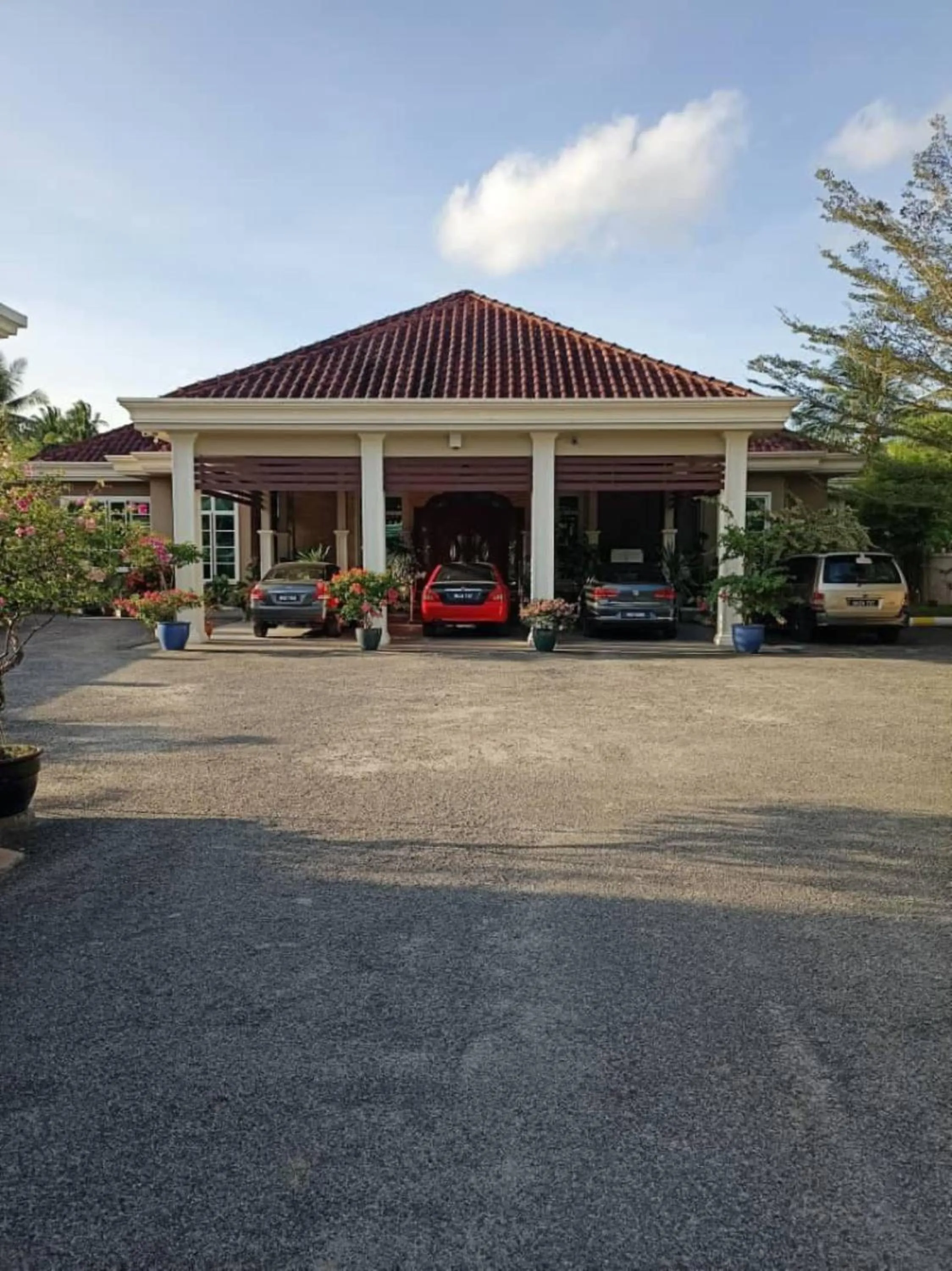 Facade/entrance in Villa Temila