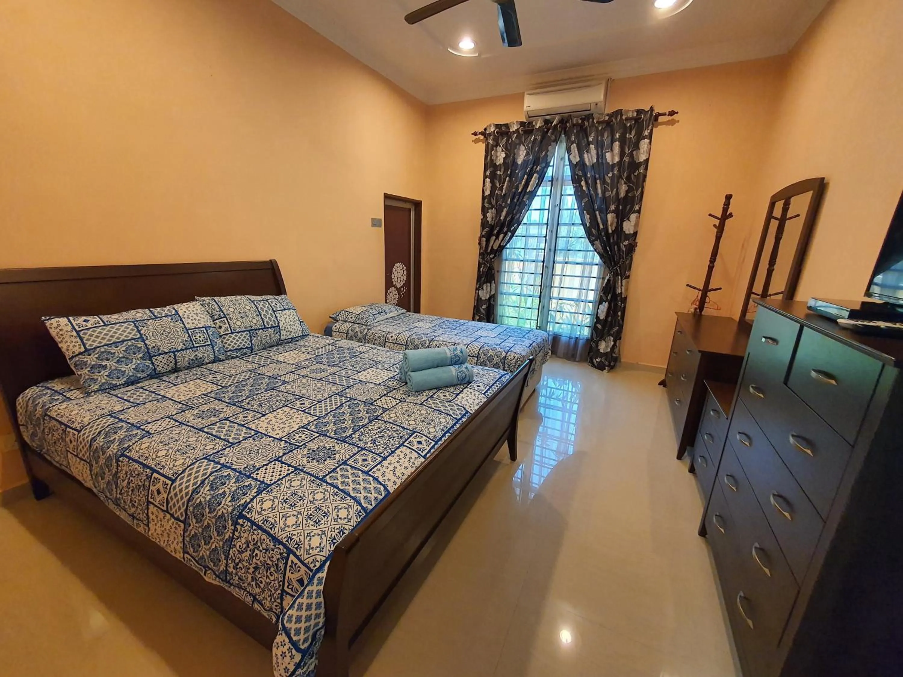 Bedroom, Bed in Villa Temila