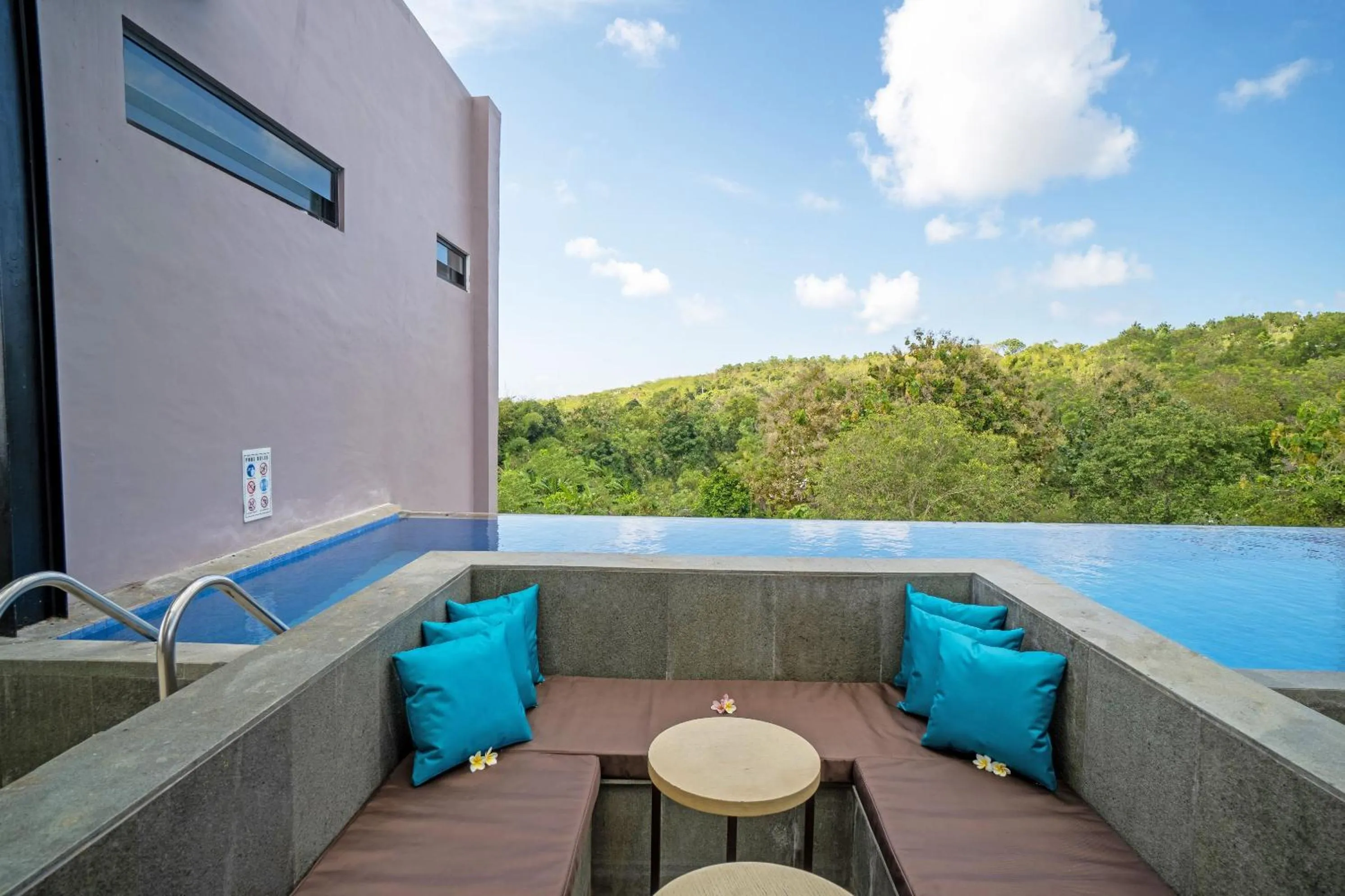 Swimming pool in Nusa Dua Bayview Villas