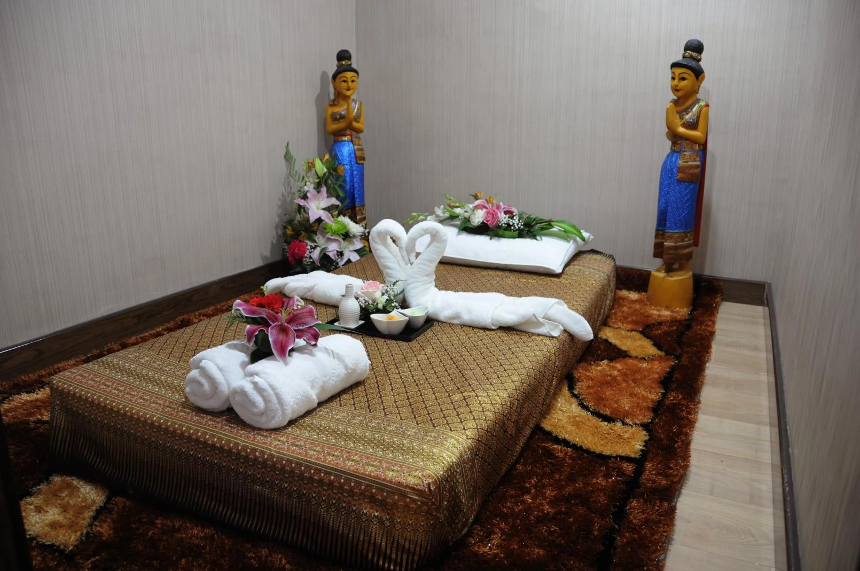 Massage, Bed in Frsan Palace Hotel