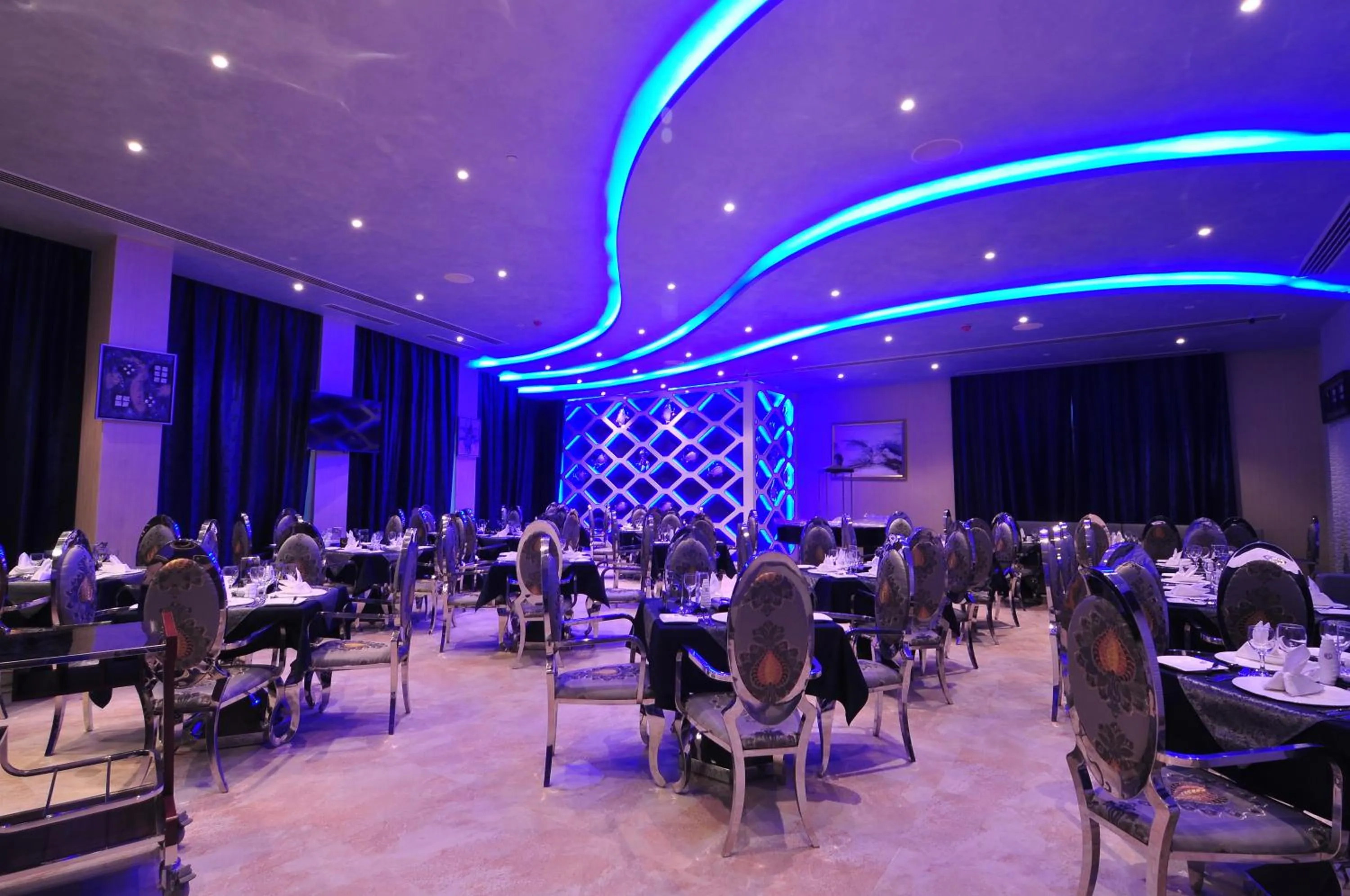 Food and drinks in Frsan Palace Hotel