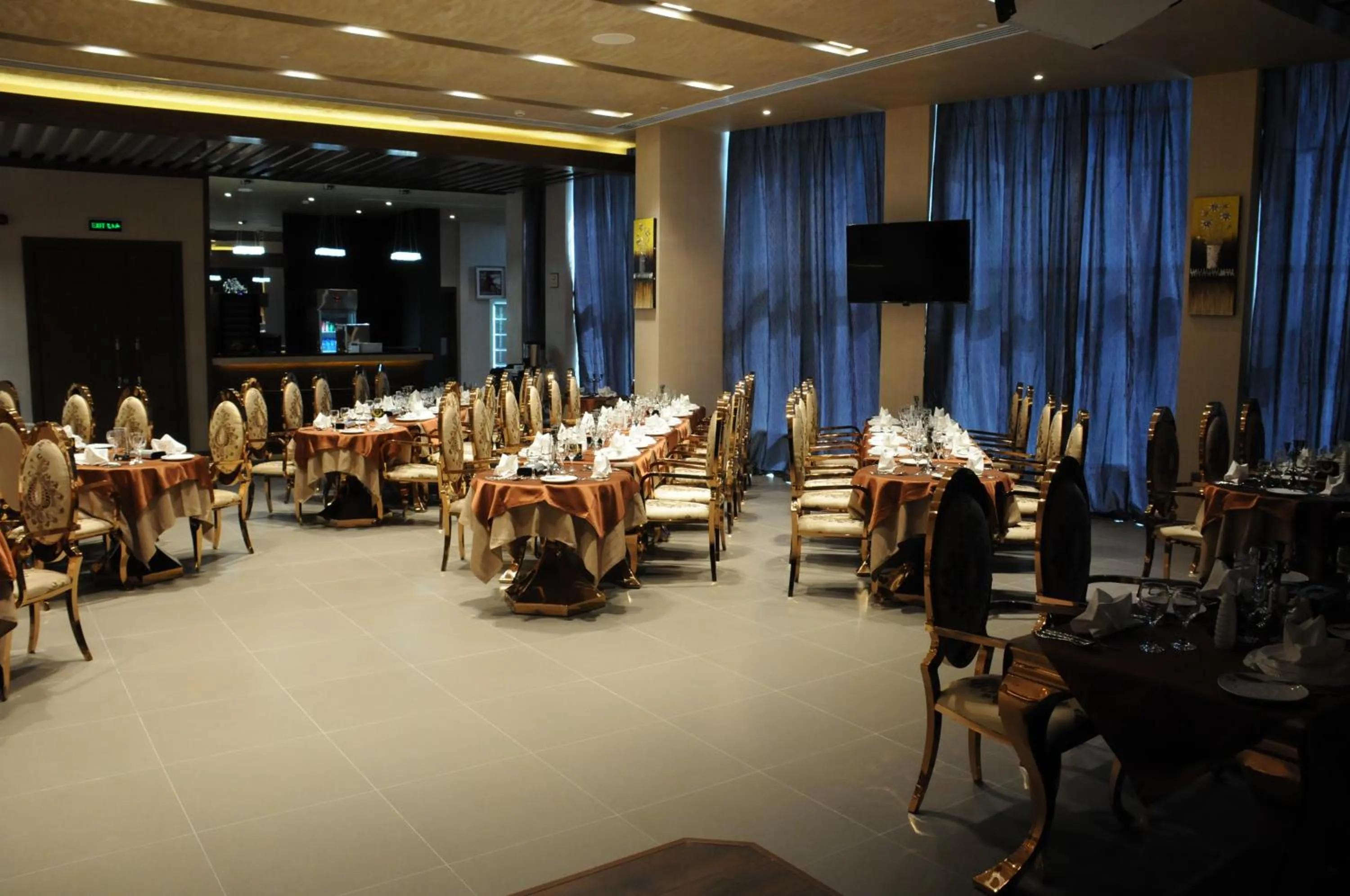 Restaurant/places to eat in Frsan Palace Hotel