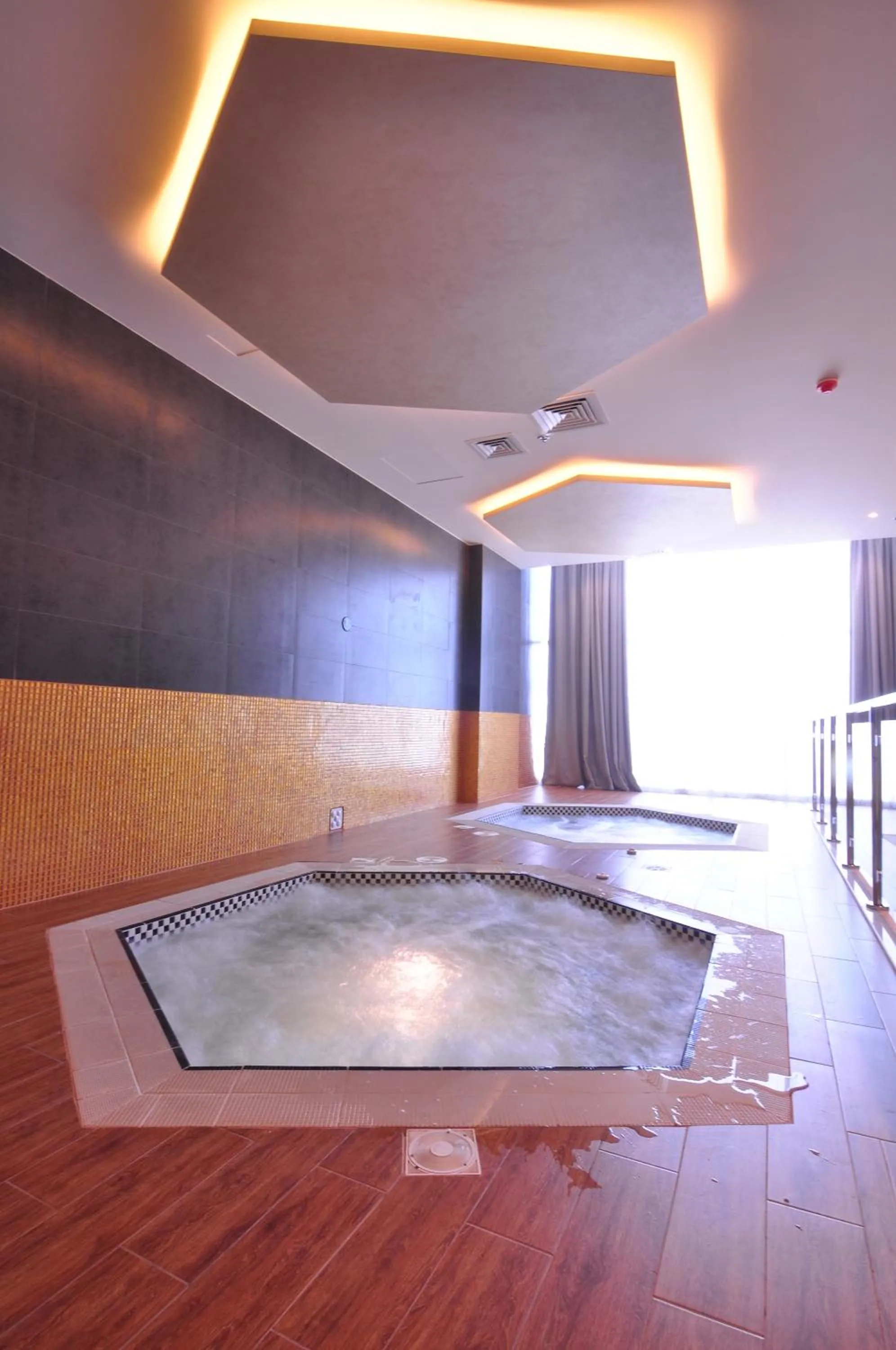 Hot Tub in Frsan Palace Hotel