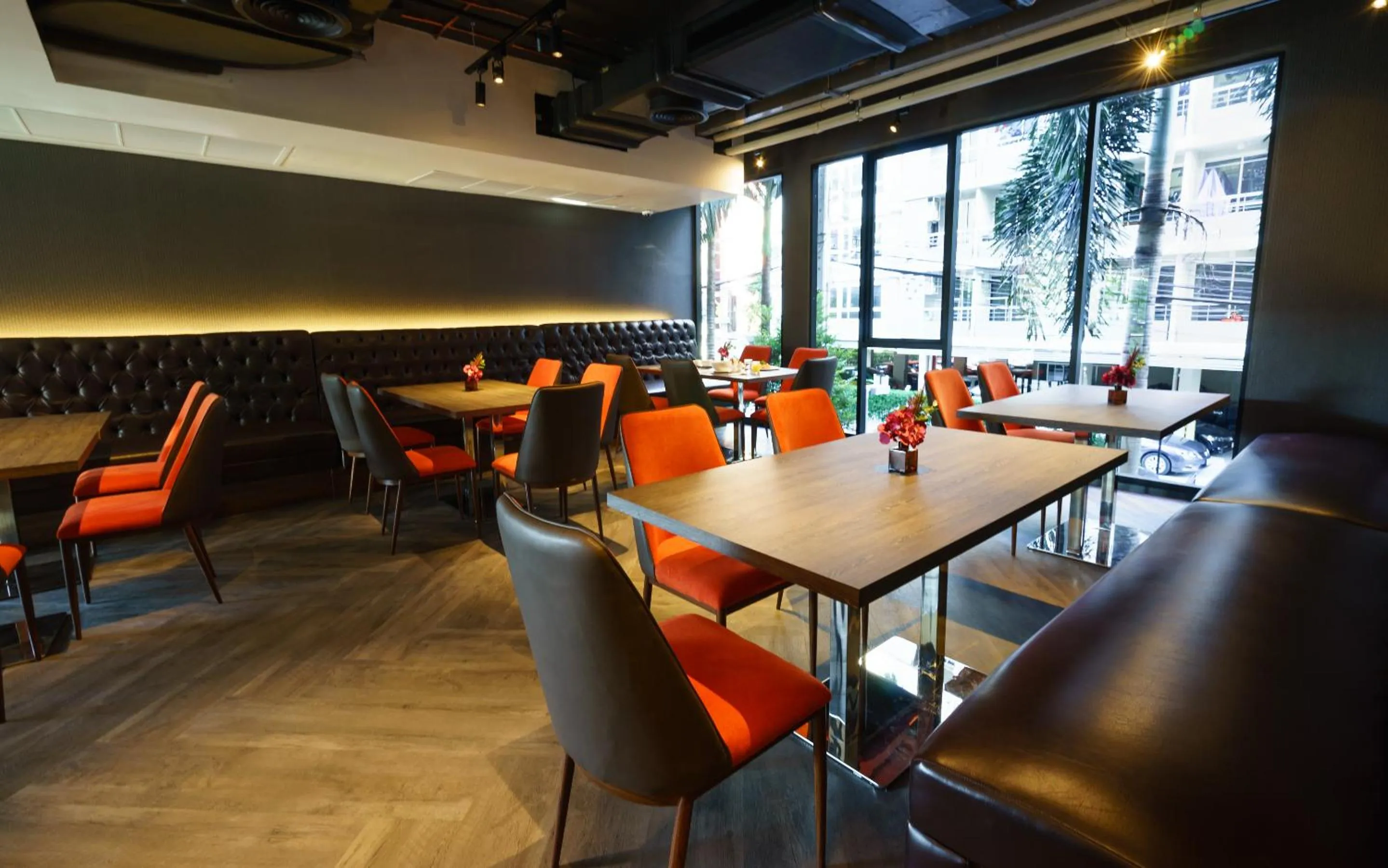 Restaurant/places to eat in STAY Hotel BKK