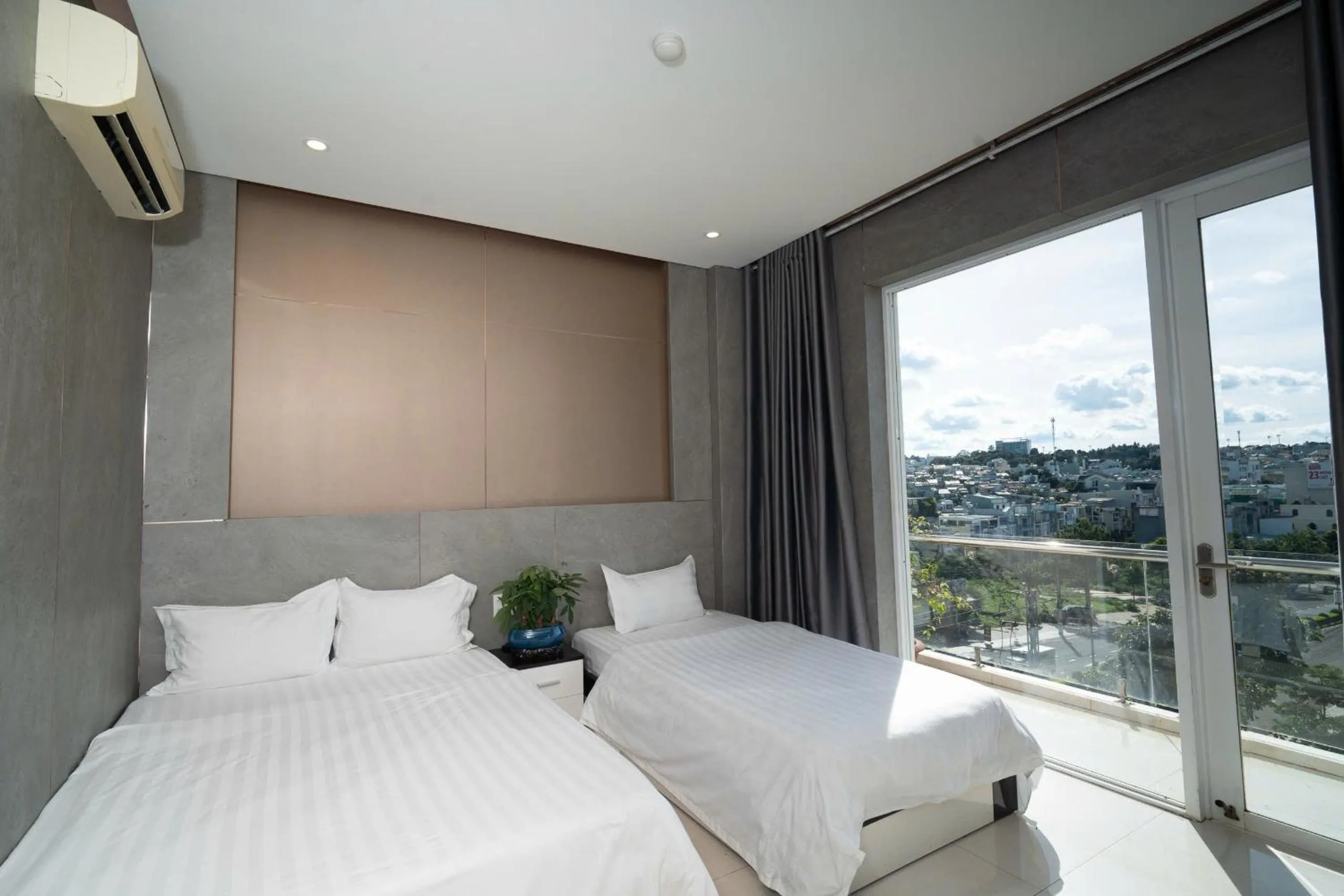 Bed in Ngoc Se Hotel