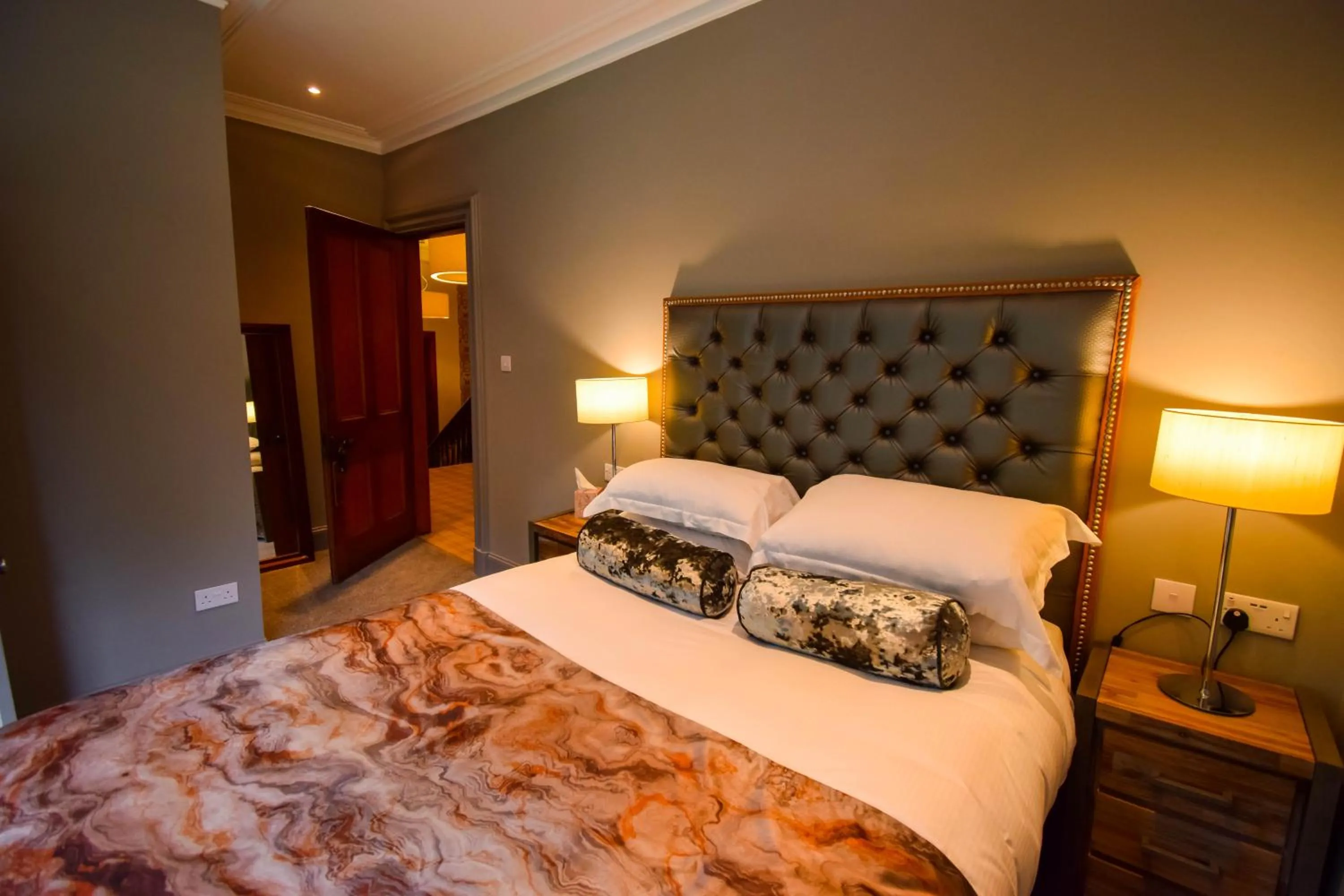 Bed in Craigmhor Lodge & Courtyard