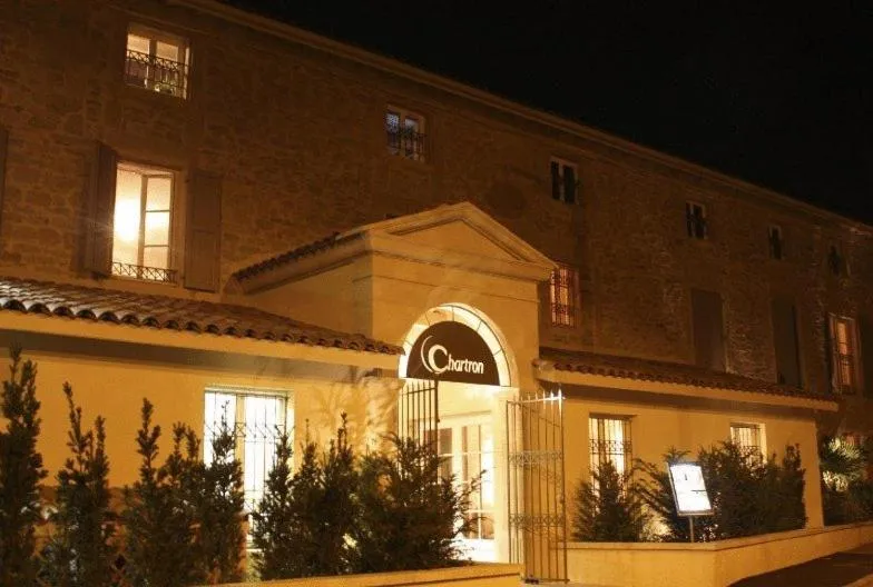 Facade/entrance in Hotel Restaurant Chartron