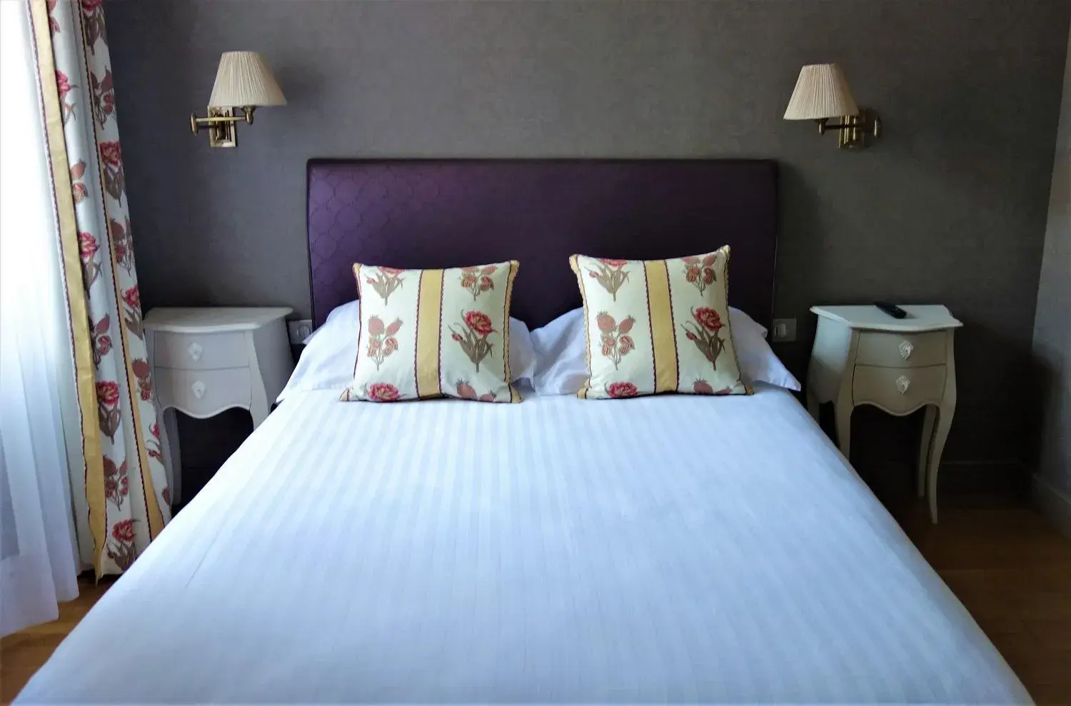 Double Room with Garden View - single occupancy in Hotel Restaurant Chartron Double Room with Garden View - single occupancy in Hotel Restaurant Chartron