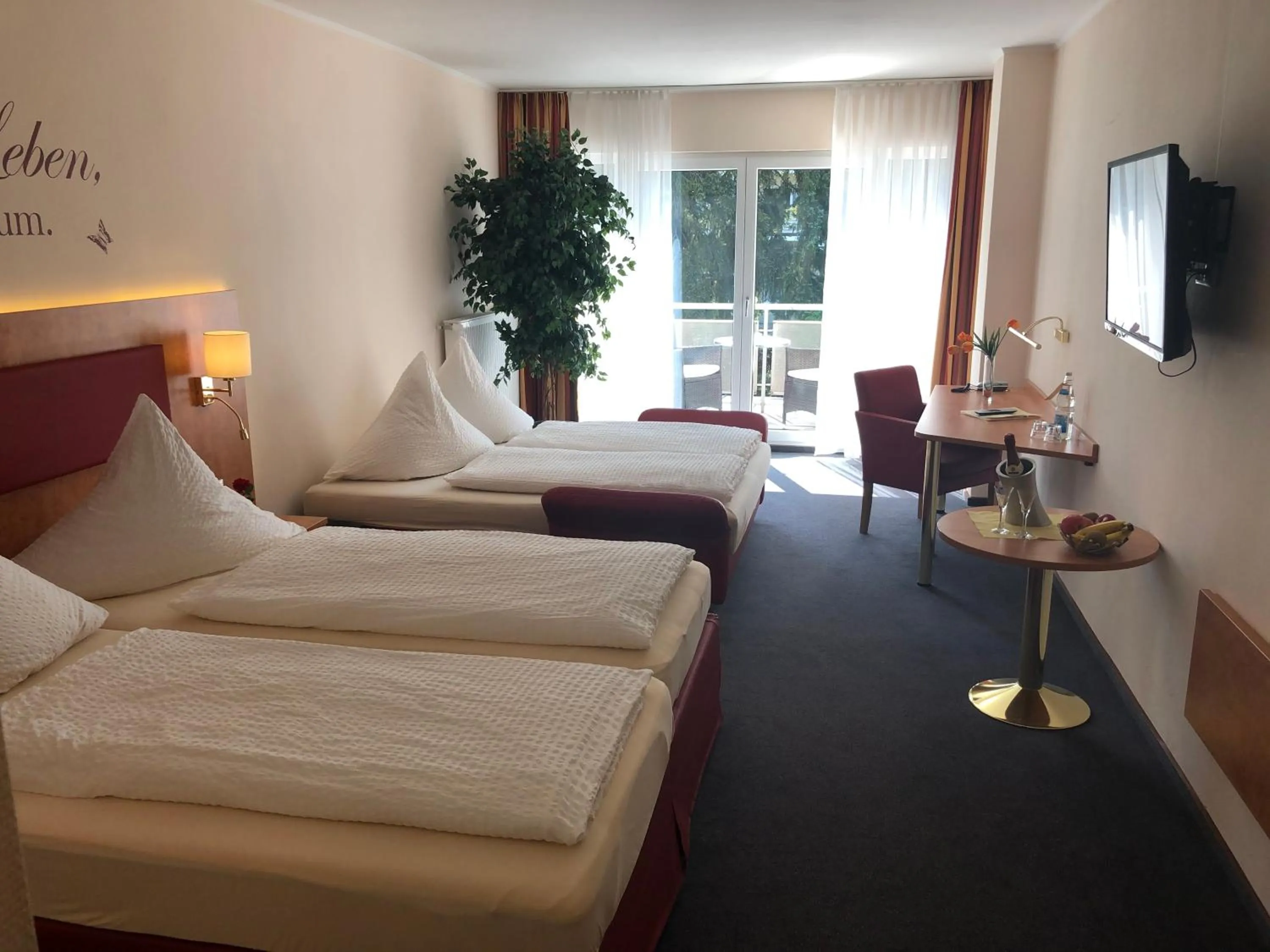 Photo of the whole room, Bed in Hotel Häfner