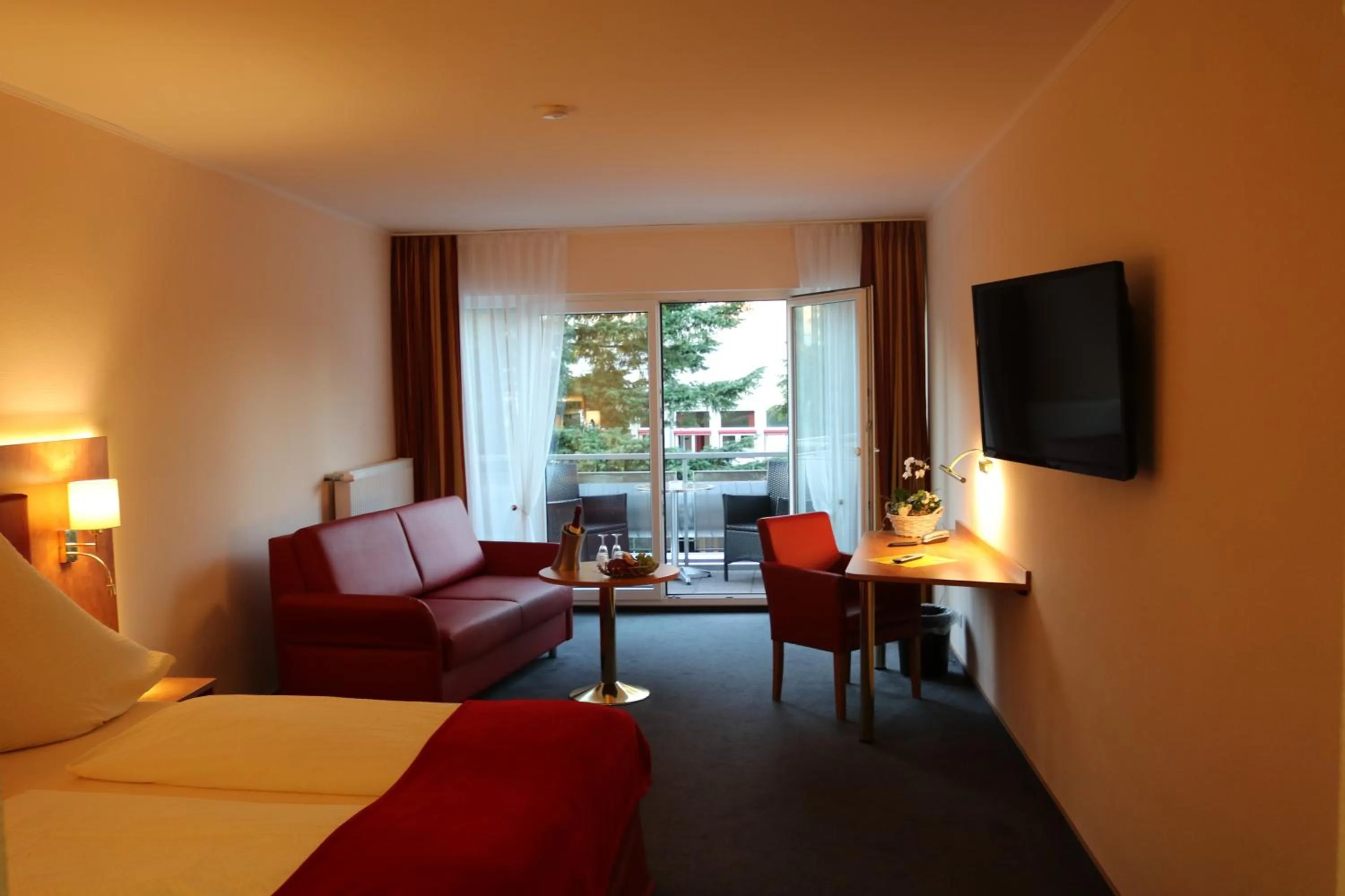 Photo of the whole room, Bed in Hotel Häfner