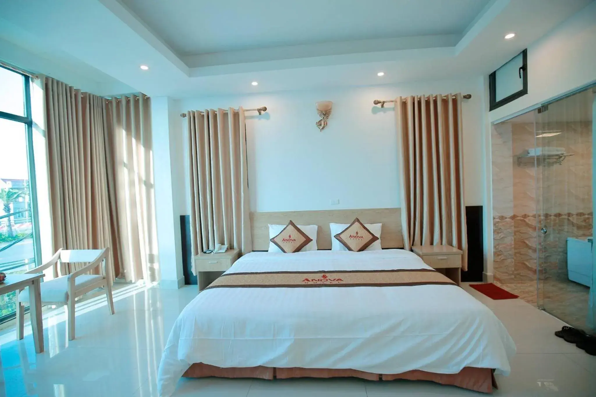 Deluxe King Room in Anova Airport Hotel - Convenient & Friendly Deluxe King Room in Anova Airport Hotel - Convenient & Friendly