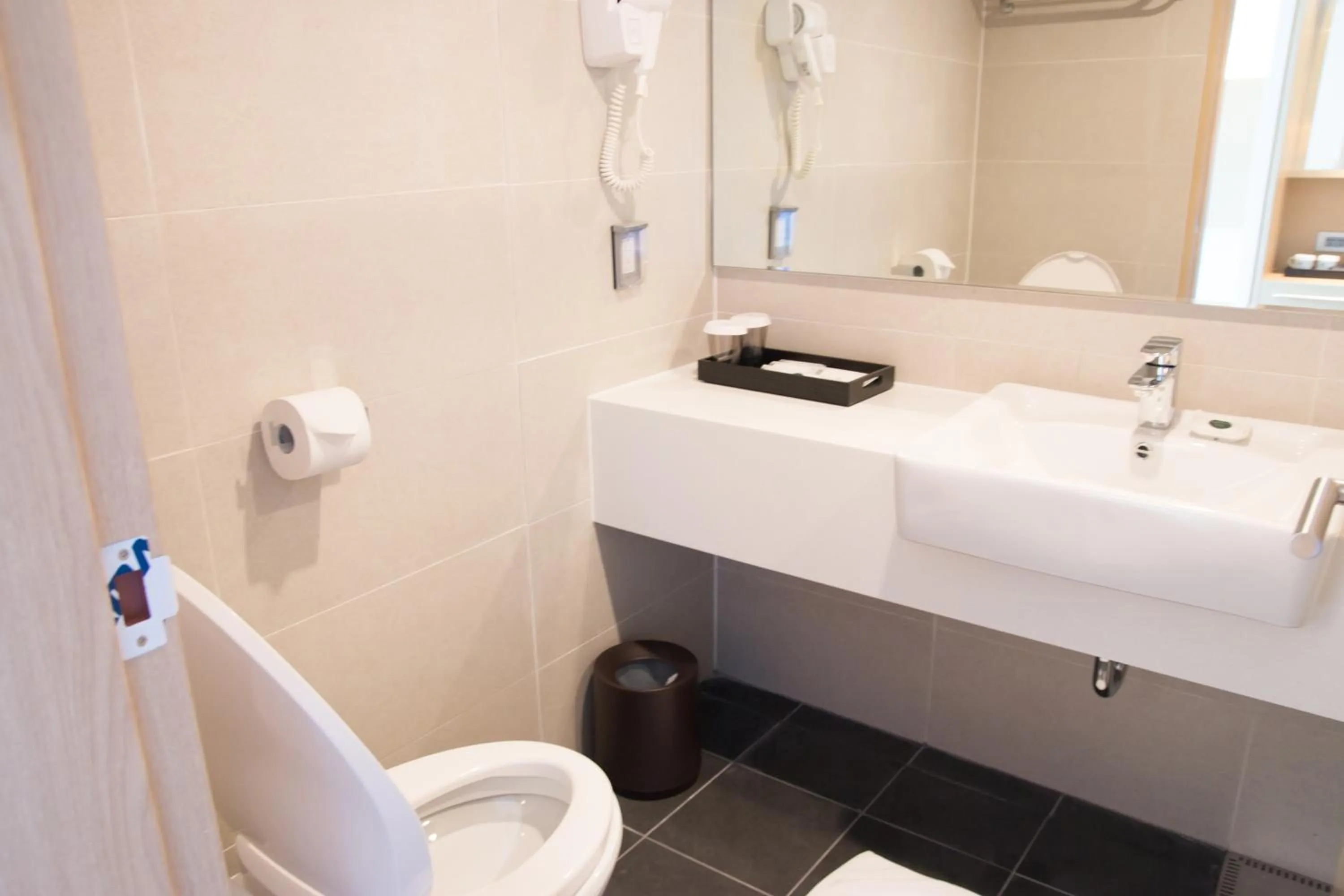 Toilet in Saipan World Resort