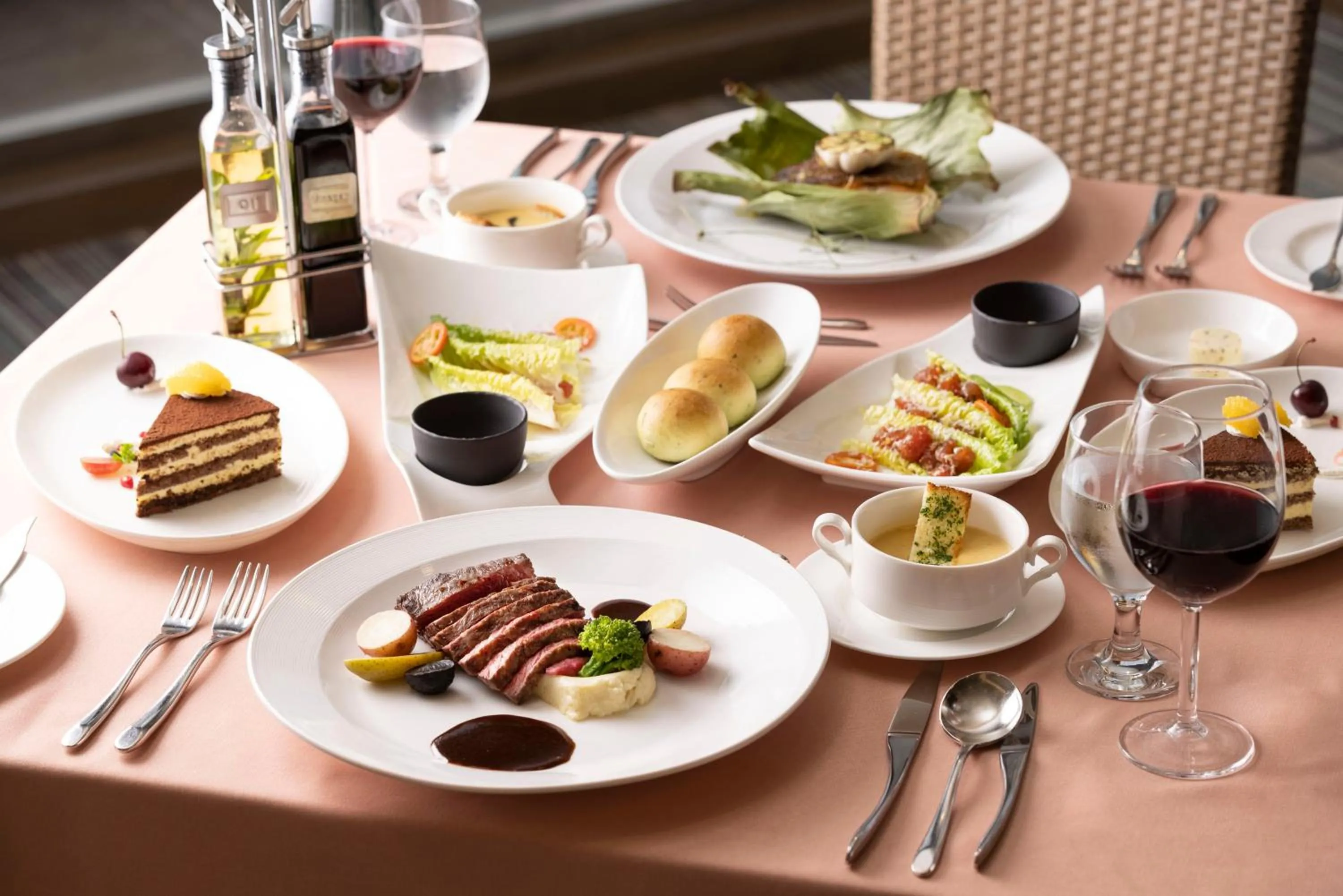 Food and drinks in Saipan World Resort