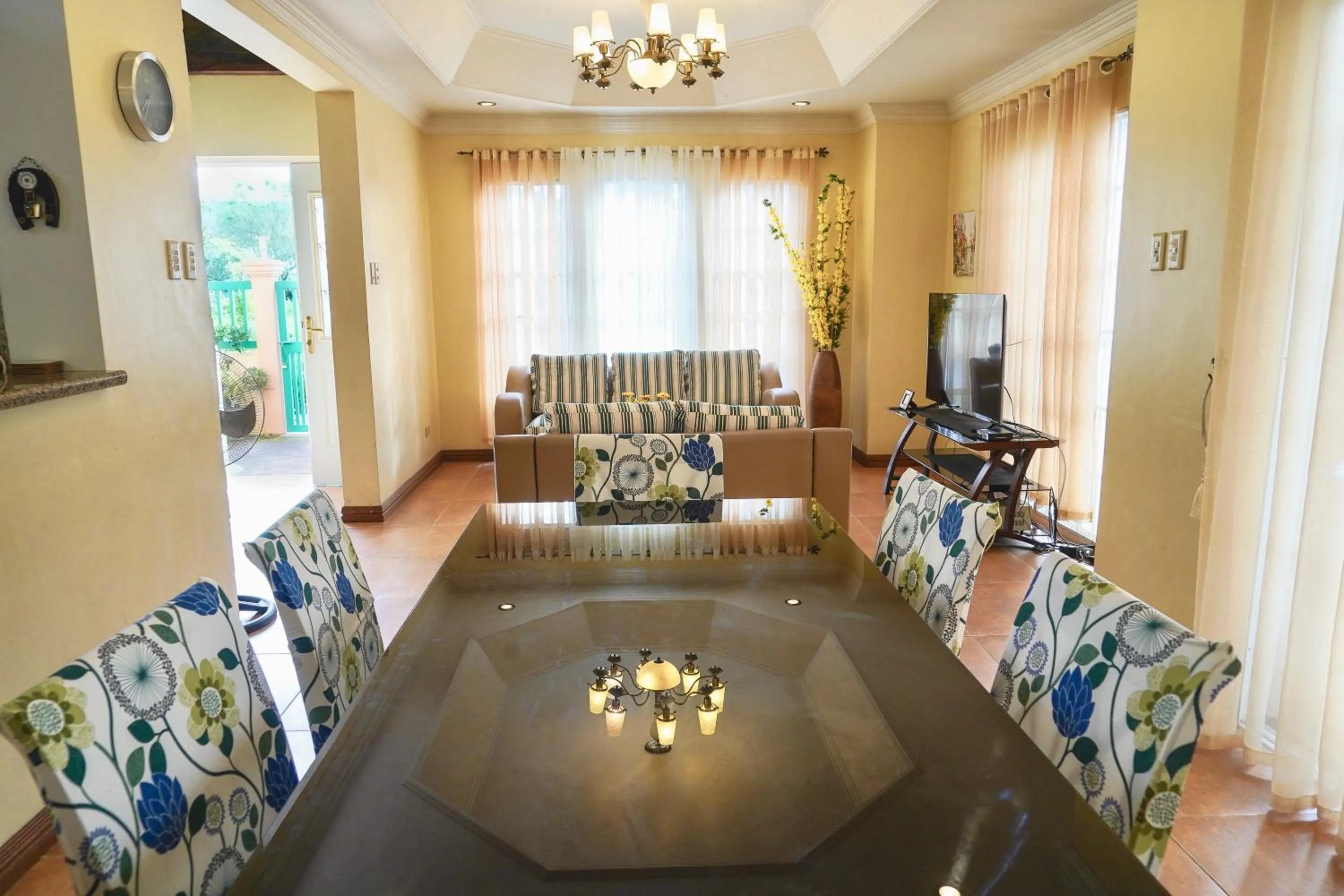 Charming Tagaytay Vacation Home