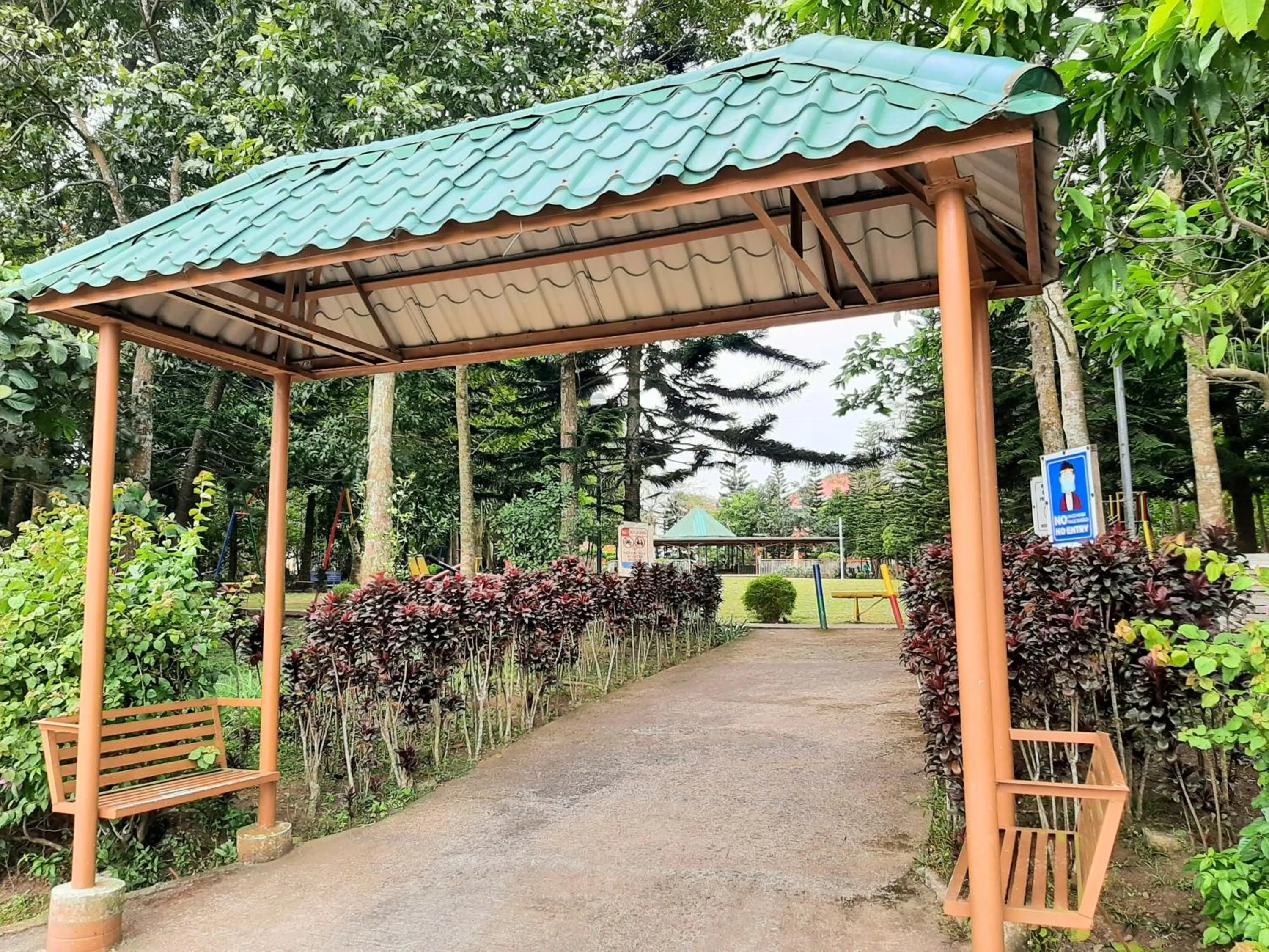 Charming Tagaytay Vacation Home