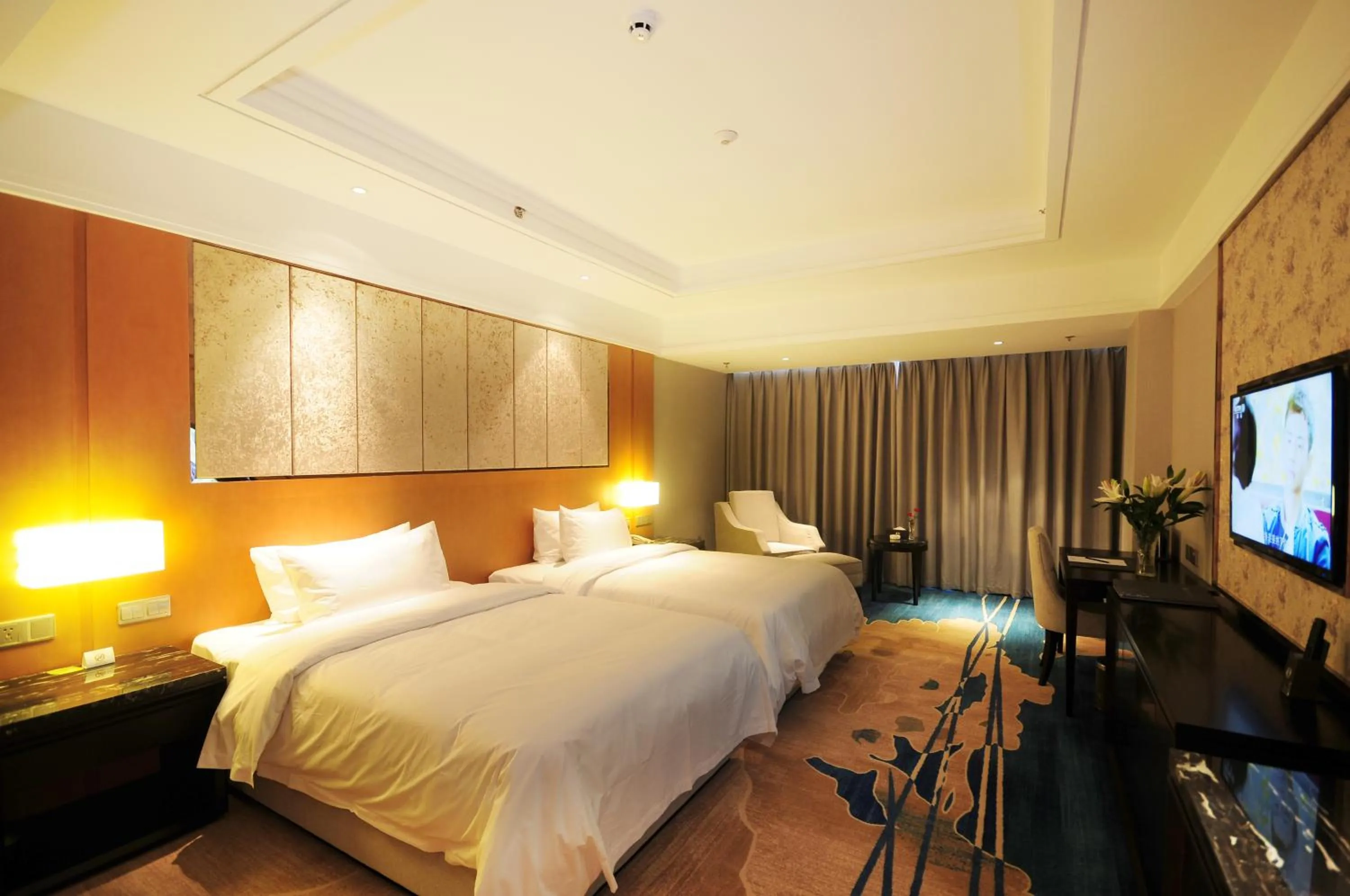 Photo of the whole room in Airport Jianguo Hotel