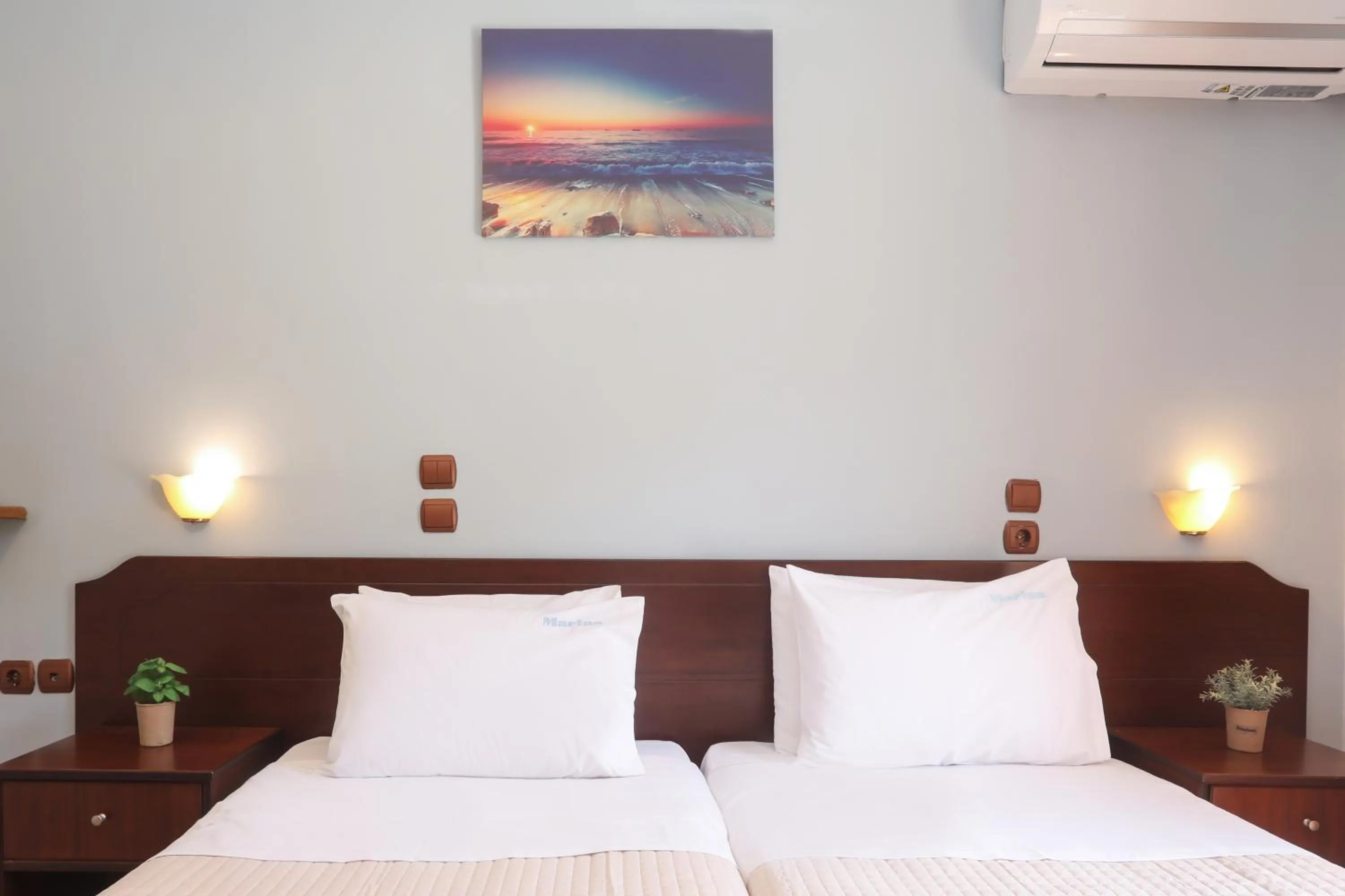 Bed in Marina Apartments, Agios Gordios Corfu