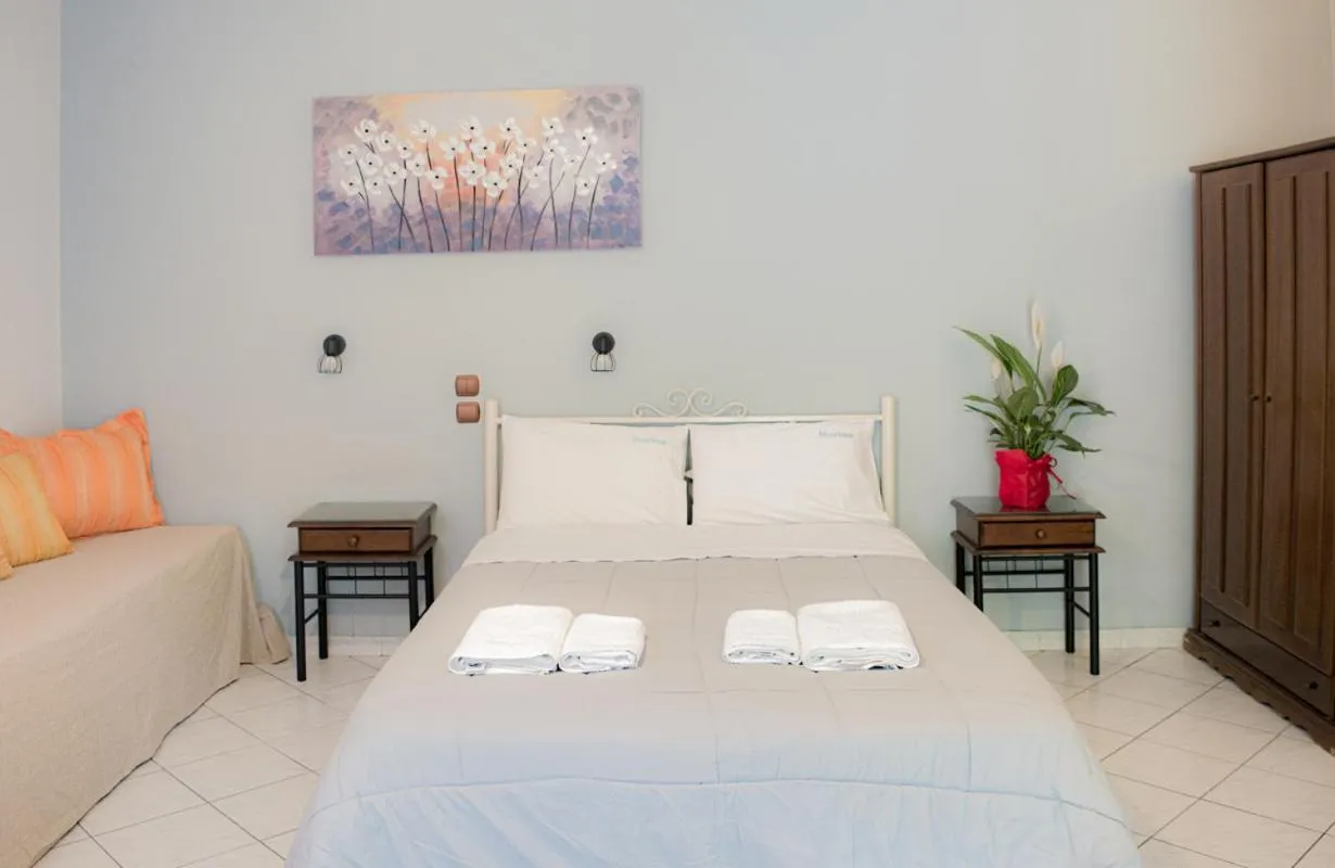 Bed in Marina Apartments, Agios Gordios Corfu