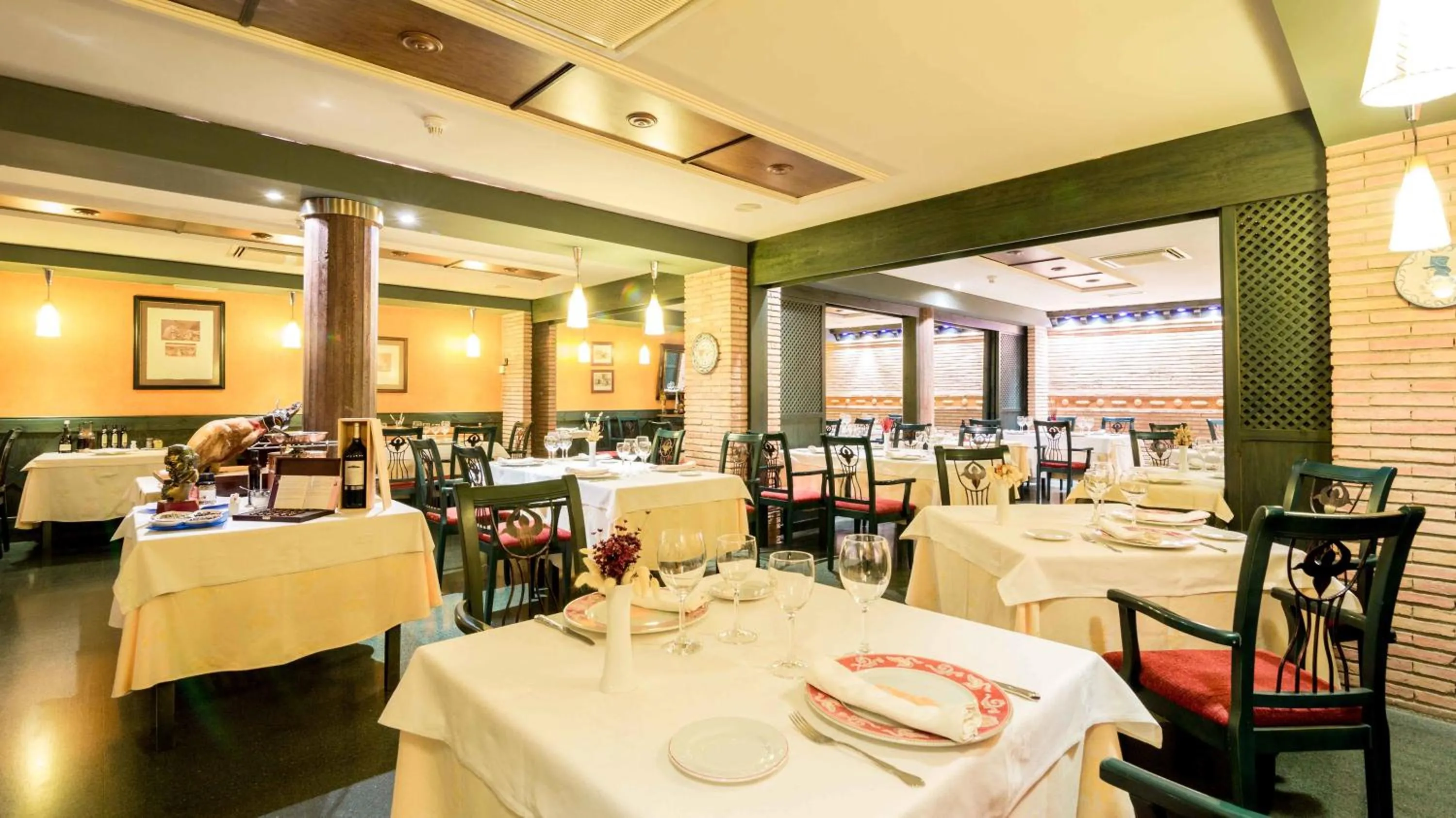 Restaurant/places to eat in El Patio