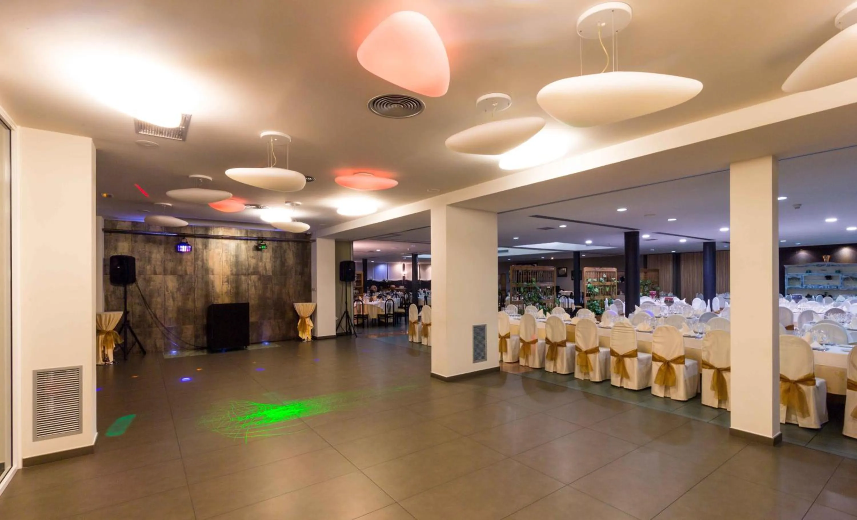 Nightclub / DJ in El Patio