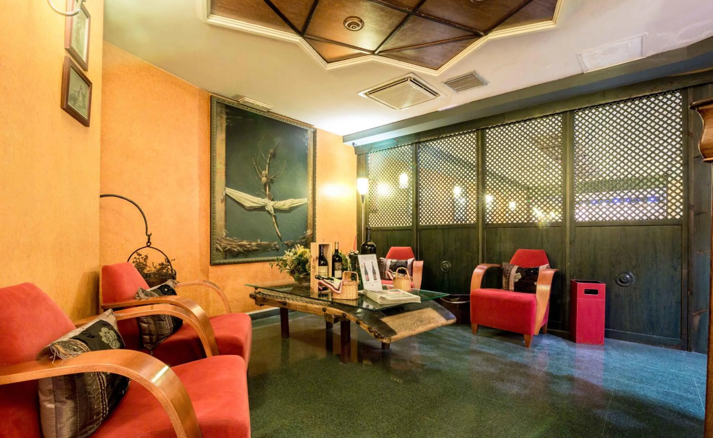 Restaurant/places to eat in El Patio