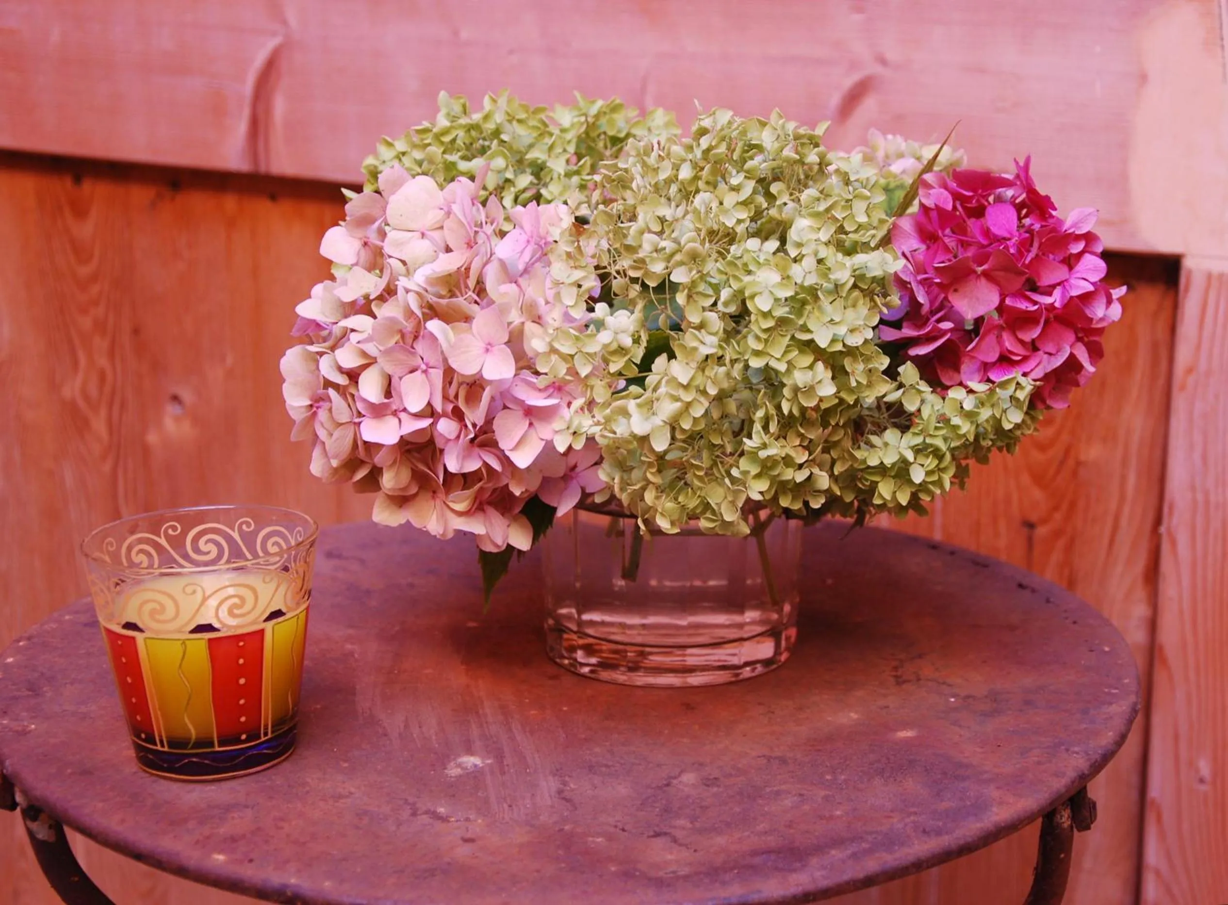 Decorative detail in Ombre Rose