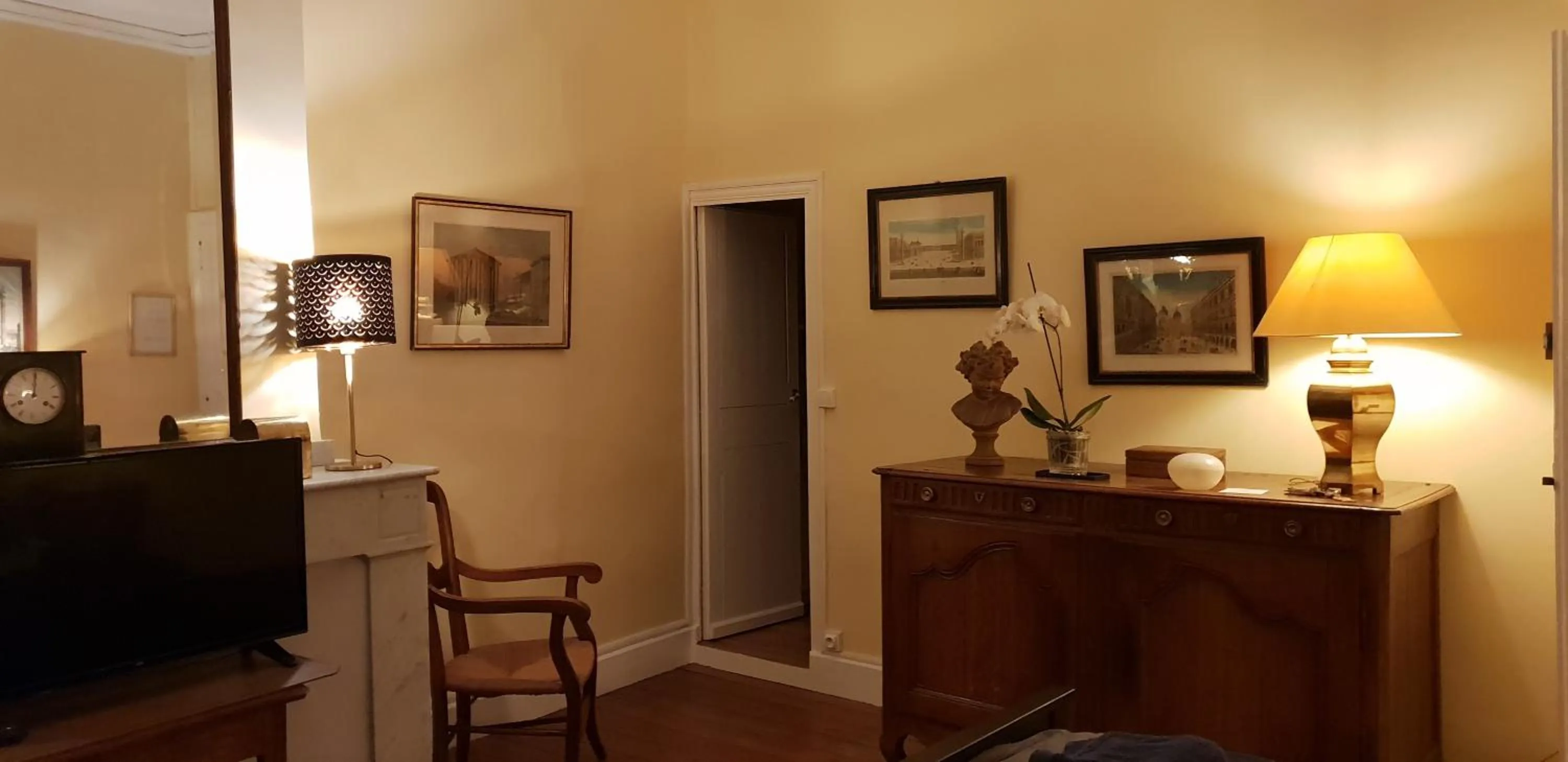 Decorative detail in Ombre Rose