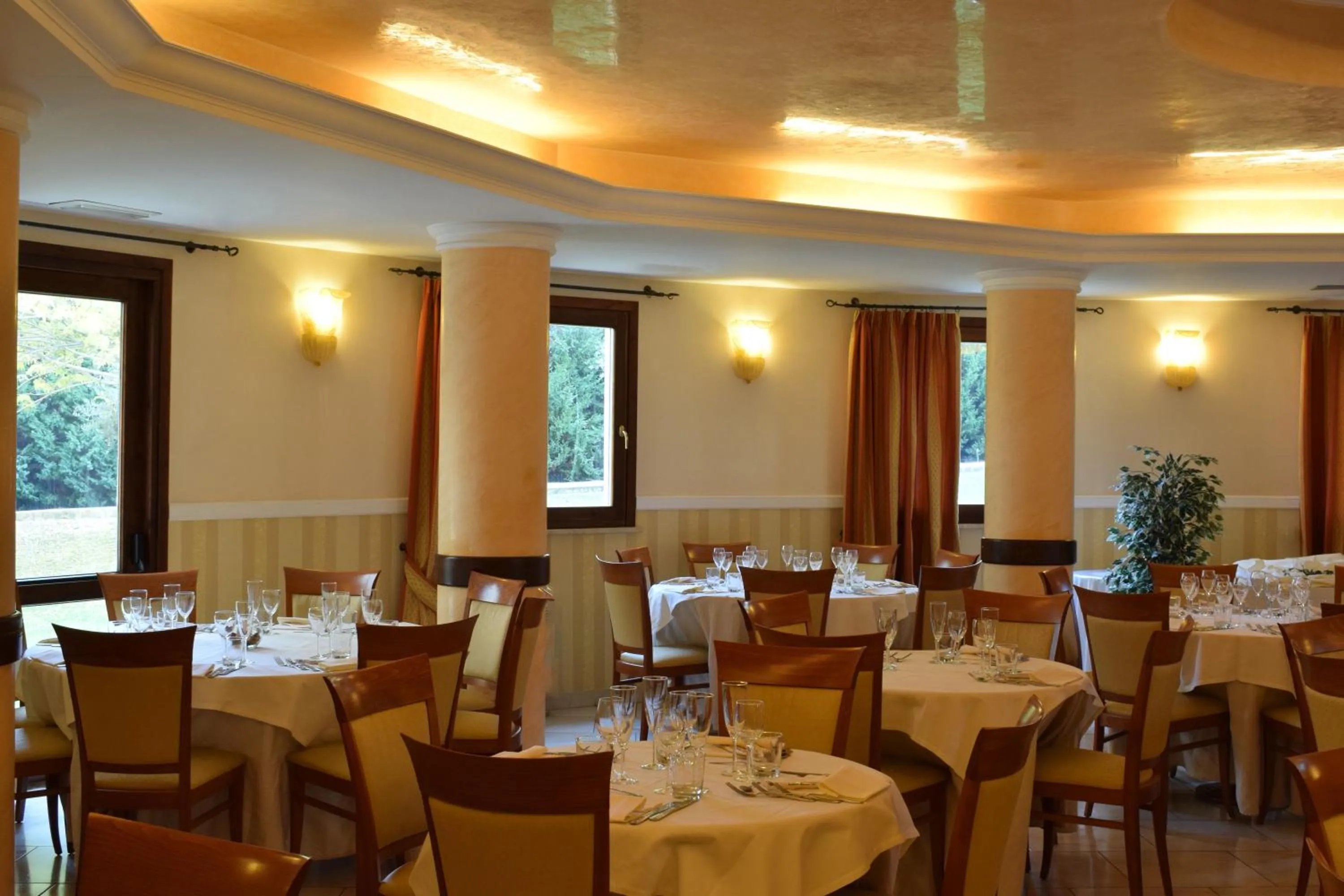 Restaurant/places to eat in Roma Domus Hotel