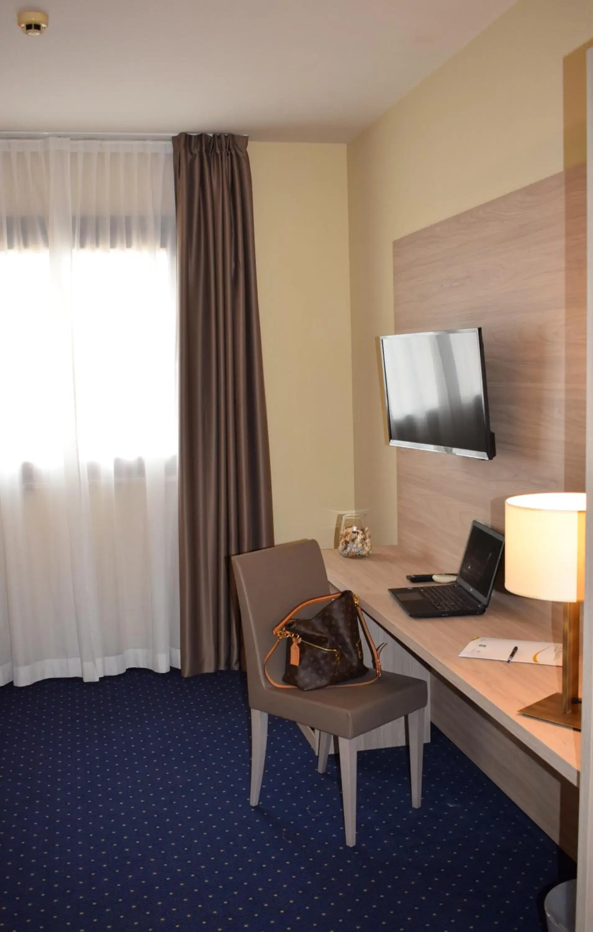 Double or Twin Room in Roma Domus Hotel Double or Twin Room in Roma Domus Hotel