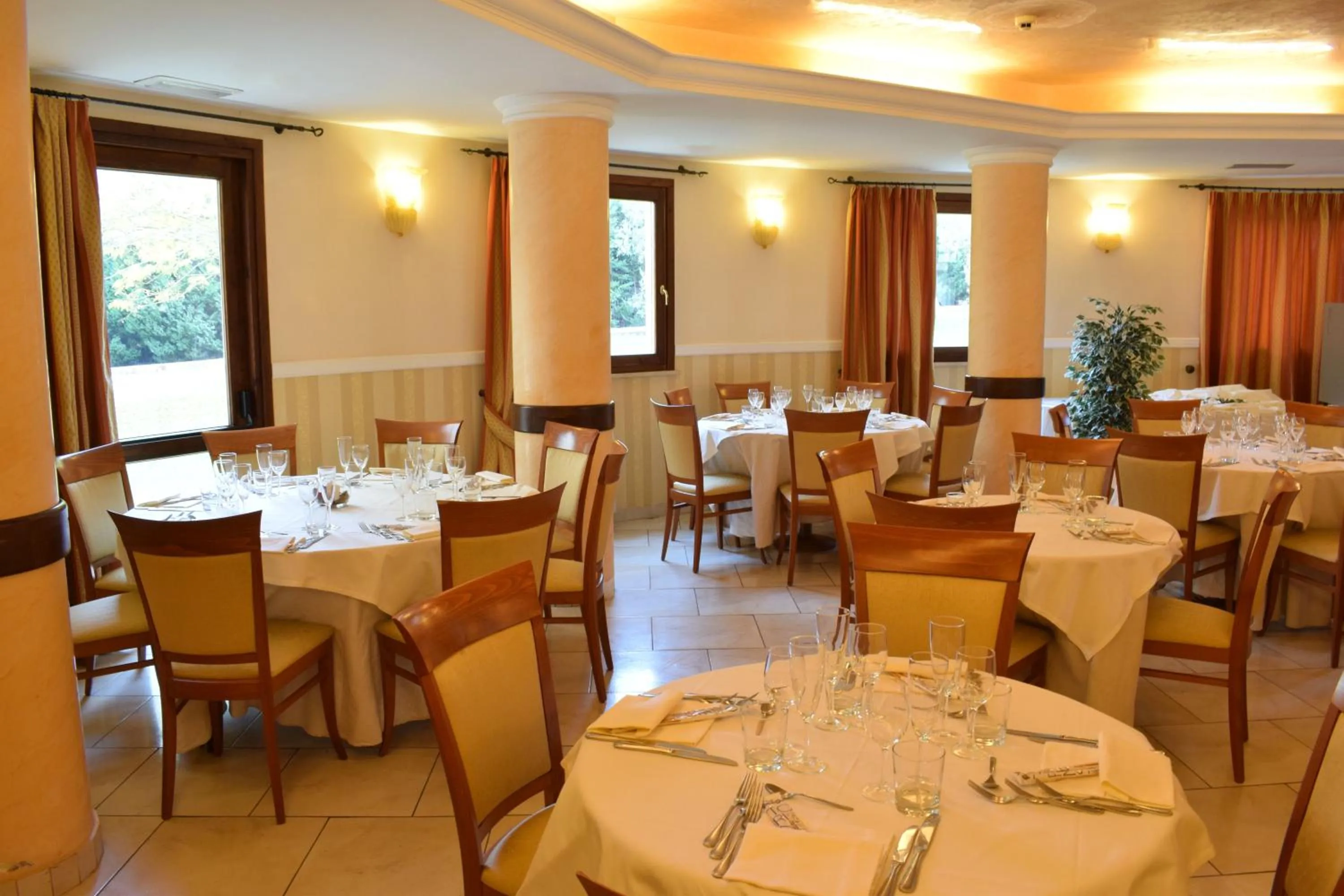 Restaurant/places to eat in Roma Domus Hotel
