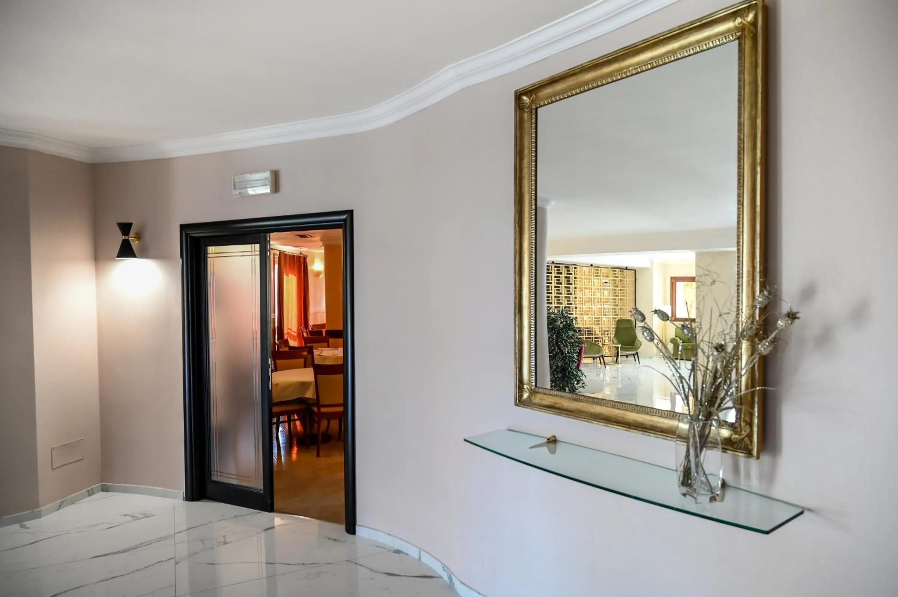 Lobby or reception in Roma Domus Hotel