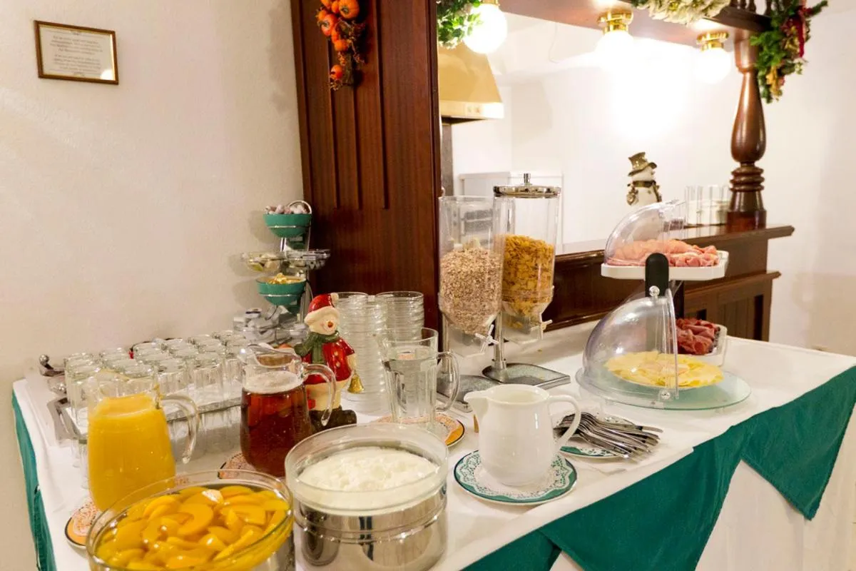 Buffet breakfast in Hotel-Pension Bleckmann