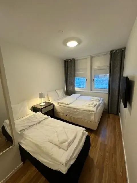 Classic Triple Room - single occupancy in Almnäs Park Hotel Classic Triple Room - single occupancy in Almnäs Park Hotel