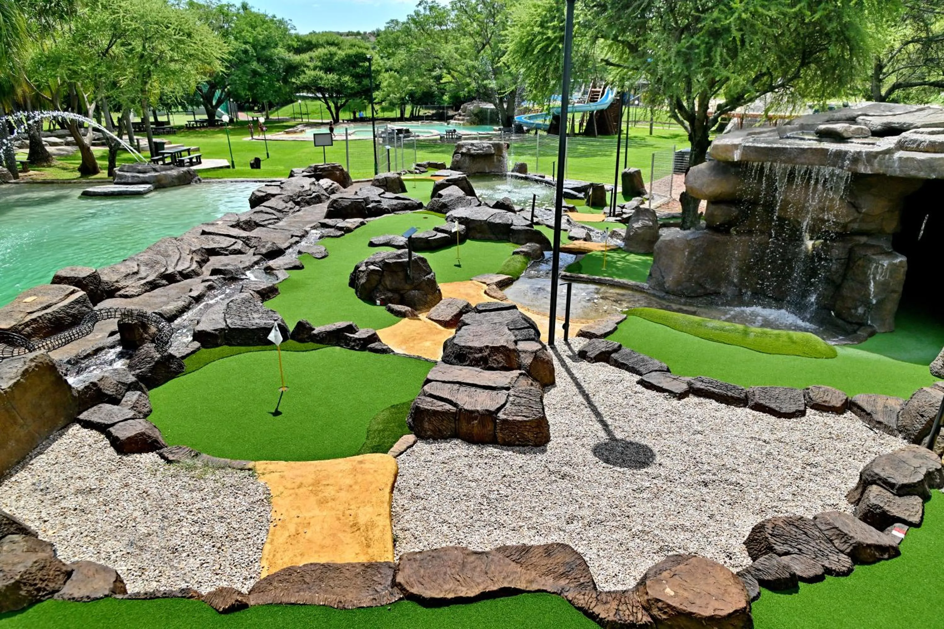 Minigolf in Seasons Golf, Leisure, Spa